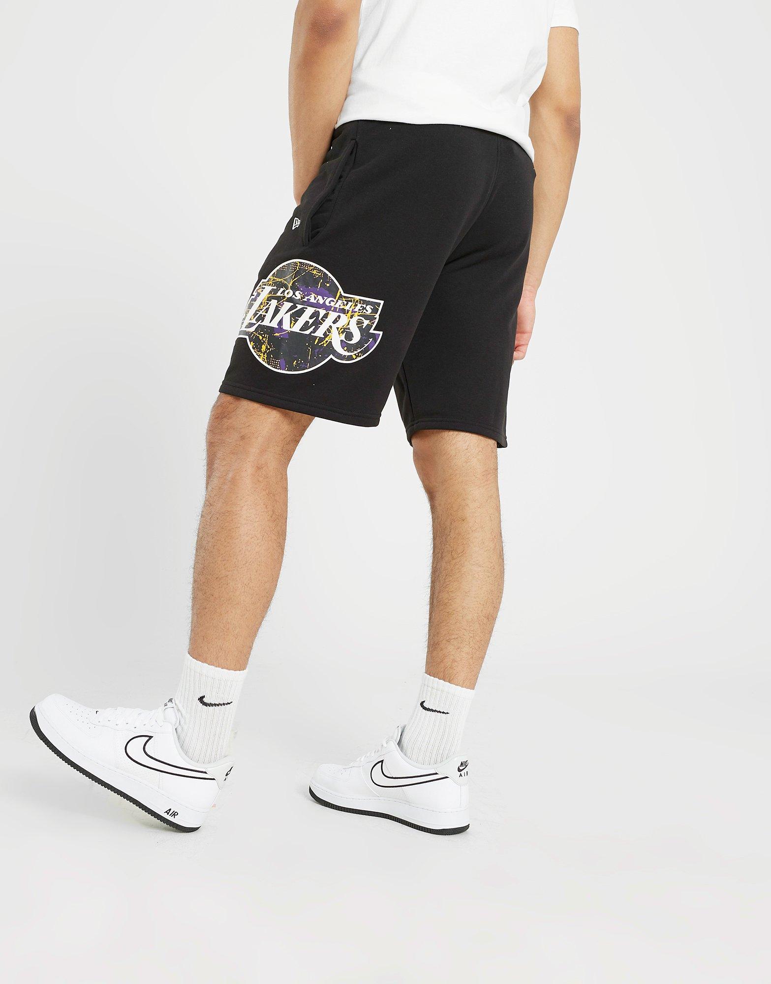 Pantaloni scurți pentru bărbați NEW ERA PANTALONI SCURȚI TEAM LOGO LAKERS LOS ANGELES LAKERS 60332216 Negru