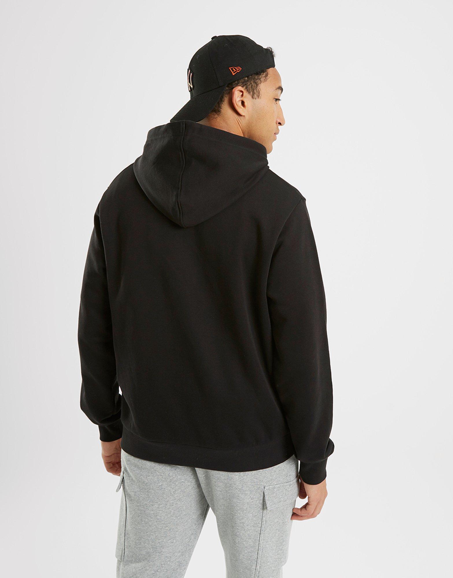 Мъжка блуза NEW ERA СУИТЧЪР СЪС ЗАКОПЧАВАНЕ С   КАЧУЛКА NBA ESS BULLS CH 60348866 Черен