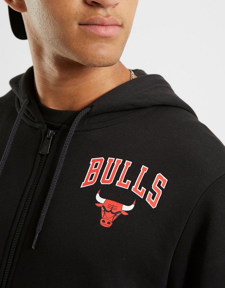 Bluză pentru bărbați NEW ERA BLUZĂ CU GLUGĂ NBA ESS BULLS CHICAGO BULLS 60348866 Negru