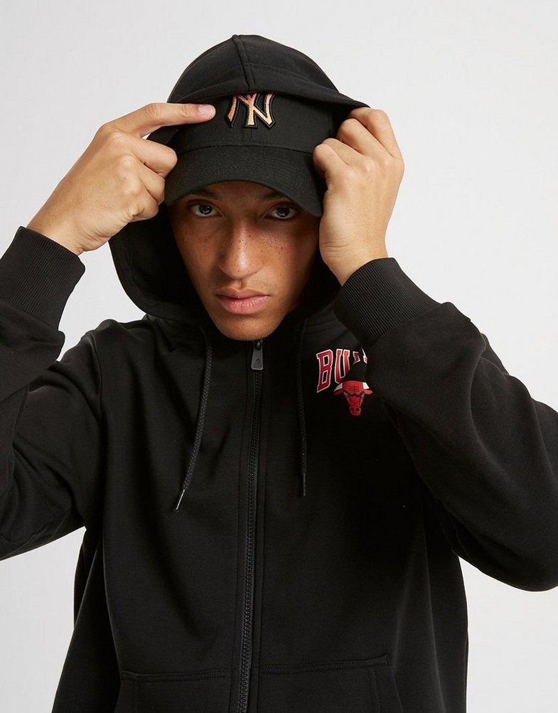 Bluză pentru bărbați NEW ERA BLUZĂ CU GLUGĂ NBA ESS BULLS CHICAGO BULLS 60348866 Negru
