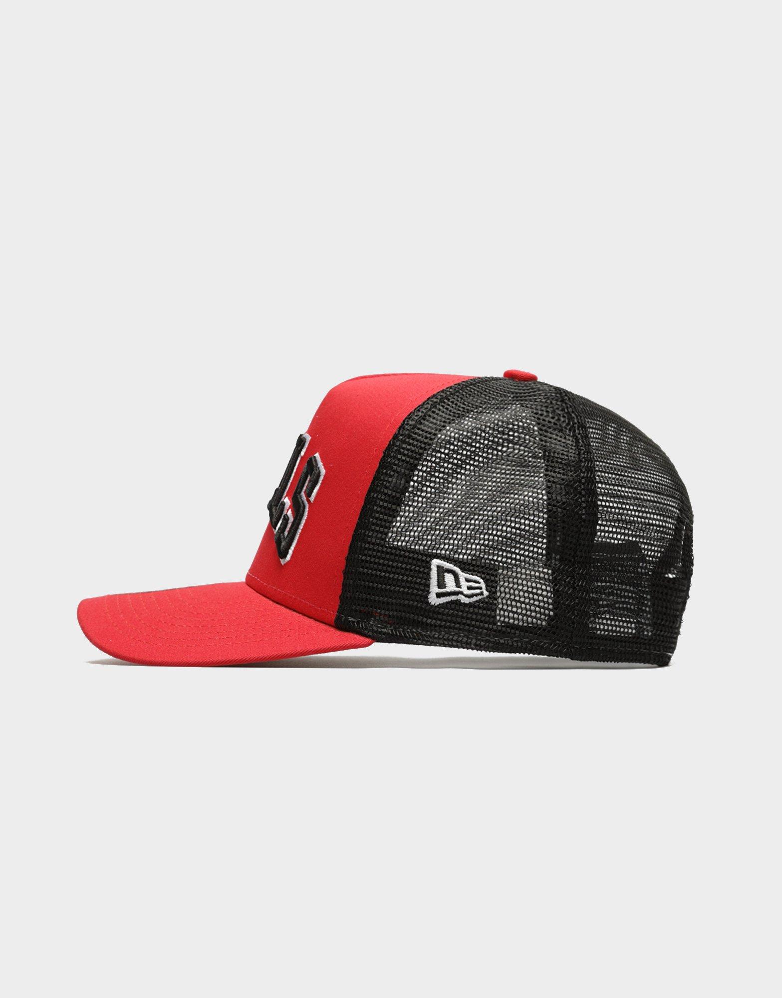 Șapcă pentru bărbați NEW ERA CACIULA TEAM SCRIPT TRUCKER BULLS CHICAGO BULLS 60364215 Roșu