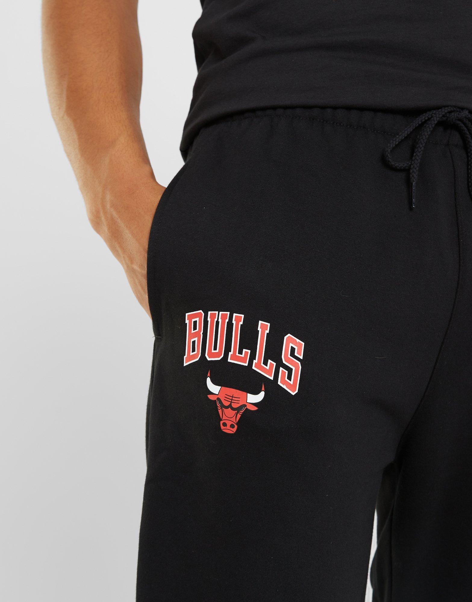 Vyriškos kelnės NEW ERA KELNĖS NBA ESSENTLS JOGGER BULLS CHICAGO BULLS 60416730 Juoda