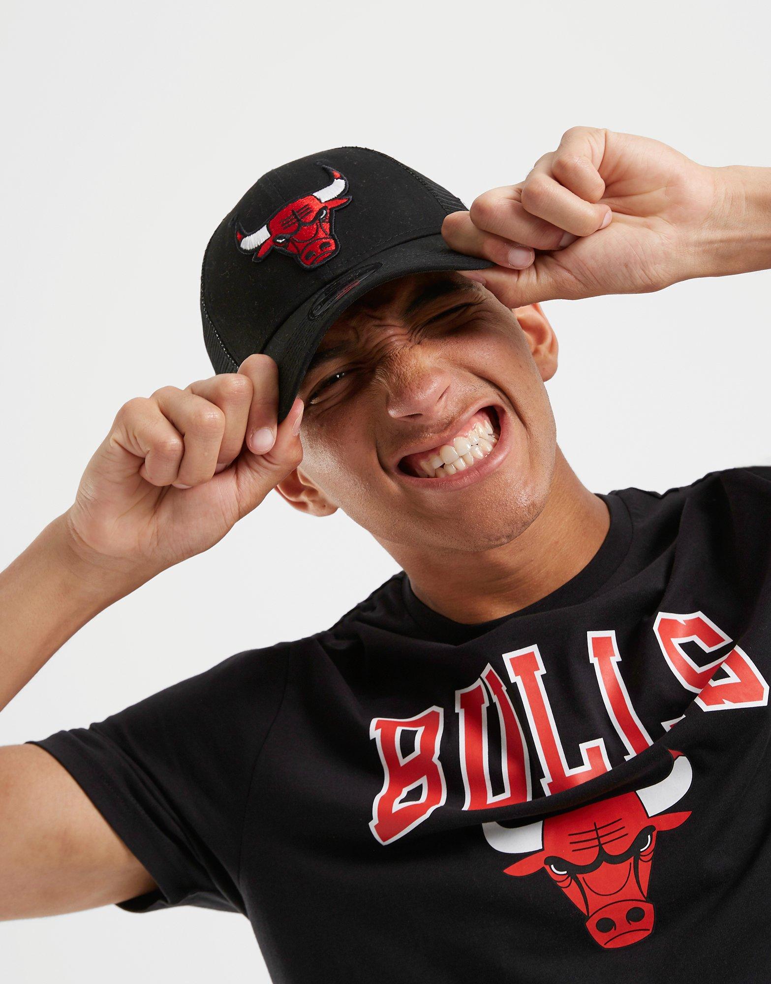 Tricou pentru bărbați NEW ERA TRICOU NOS NBA REGULAR TEE BULLS CHICAGO BULLS 60416749 Negru