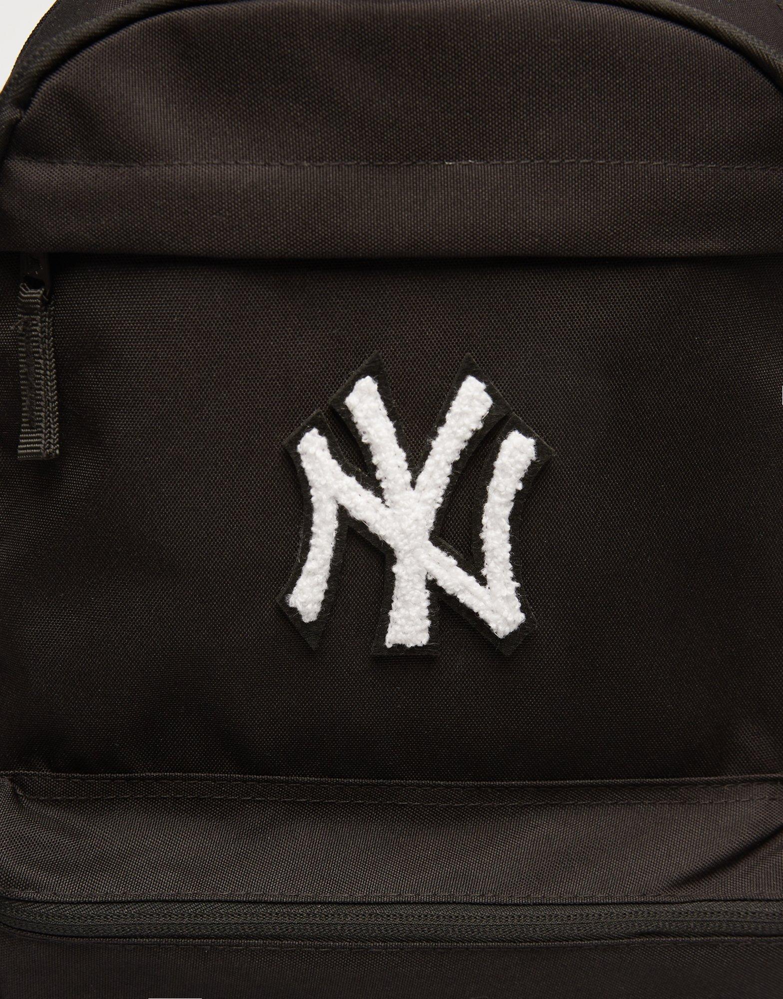 Pánský batoh NEW ERA BATOH MLB APPLIQUE DELAWARE NYY NEW YORK YANKEES 60503787 Černá
