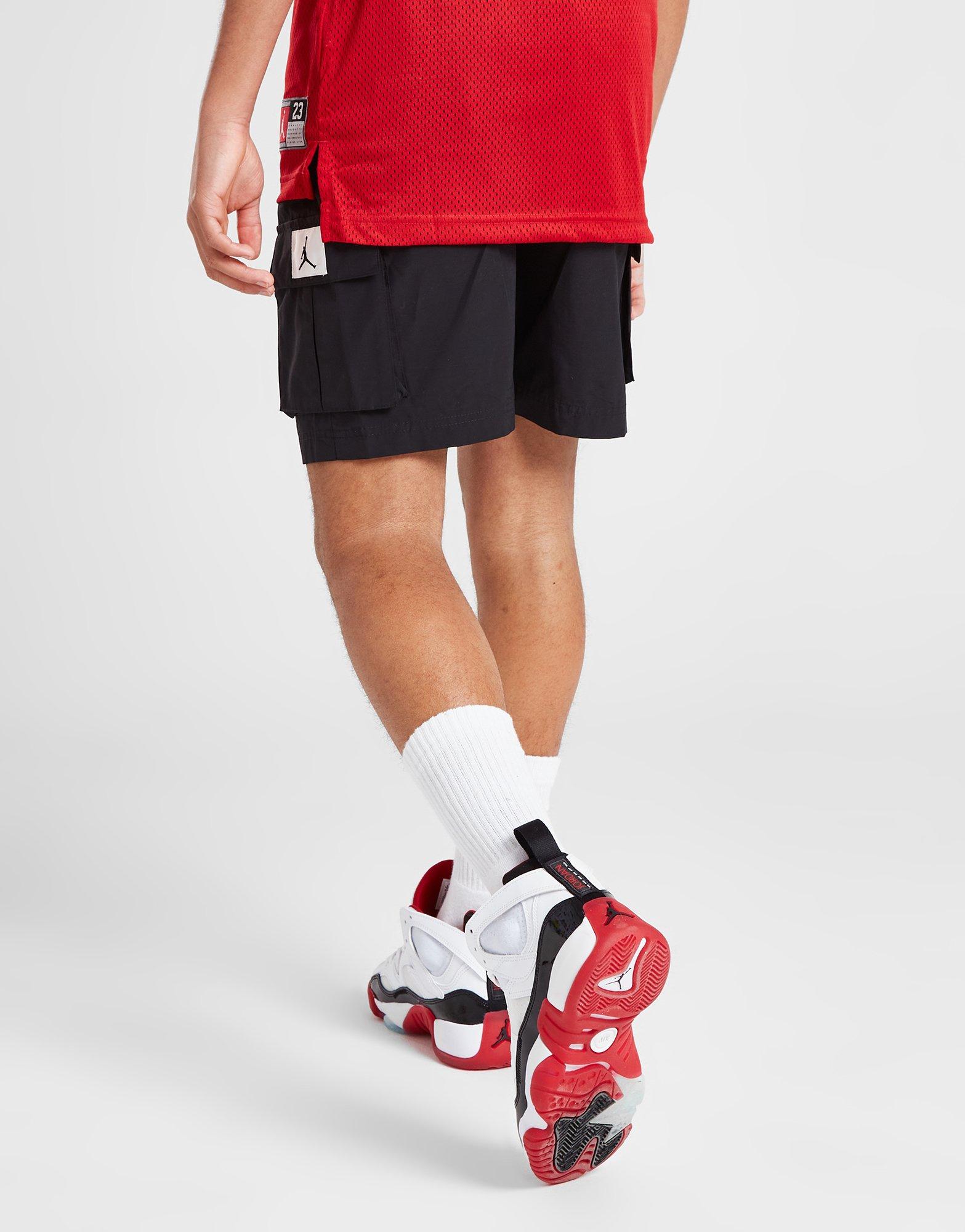 Gyerek rövidnadrág JORDAN RÖVIDNADRÁG WVN CARGO SHORT BLK B 95C114-023 Szürke