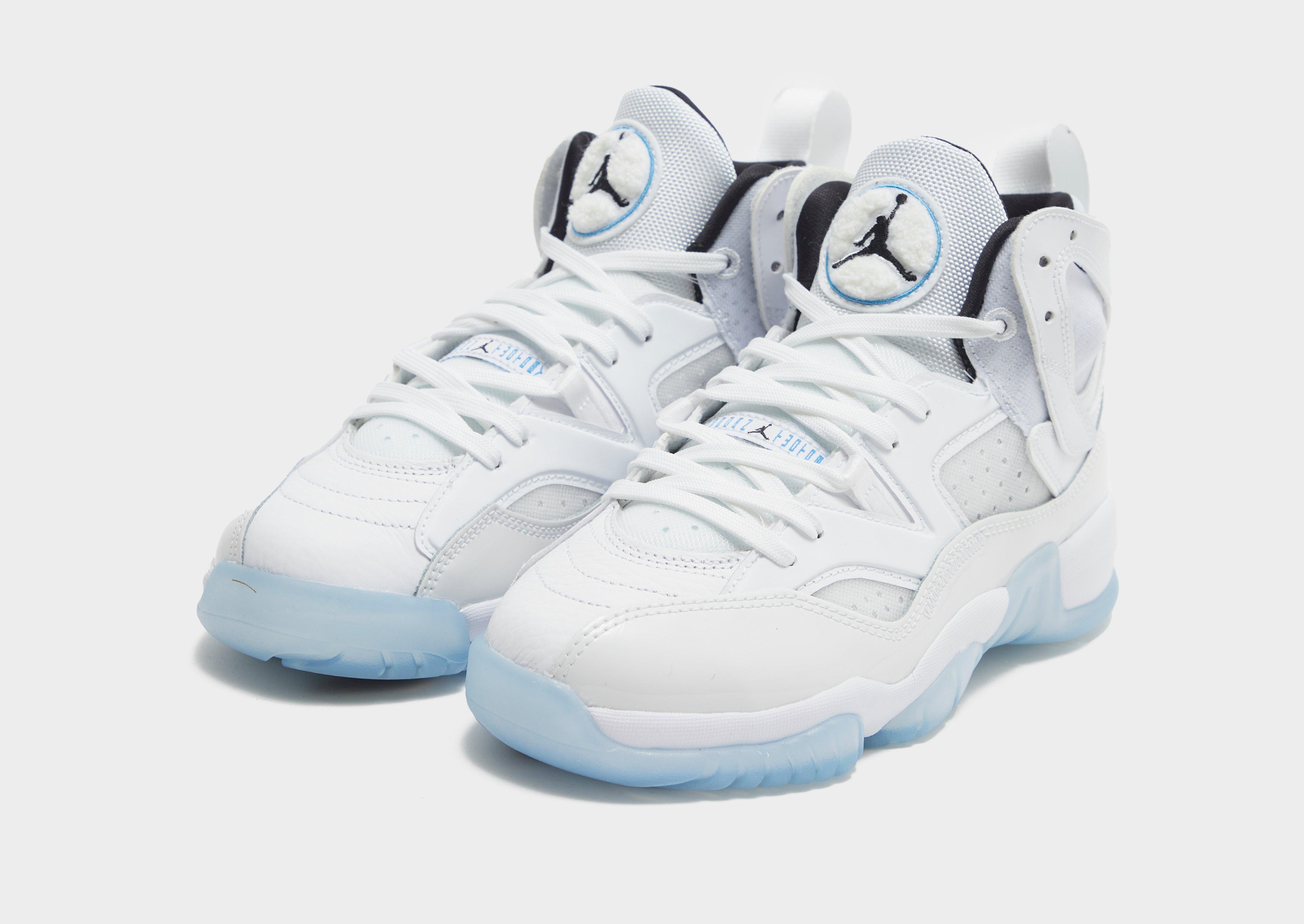 Детски маратонки JORDAN JUMPMAN TREY TWO  DQ8431-104 Бял