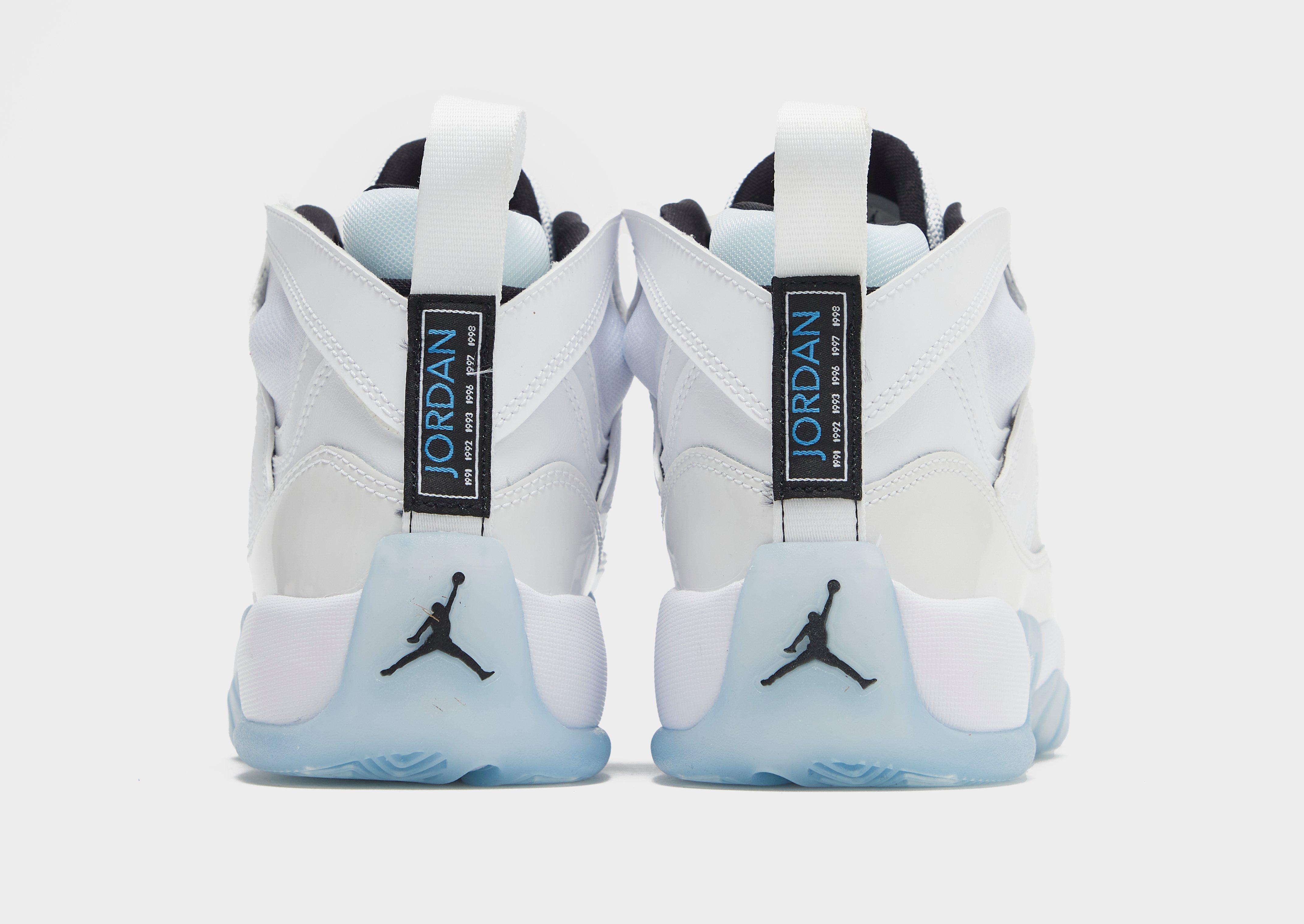 Детски маратонки JORDAN JUMPMAN TREY TWO  DQ8431-104 Бял