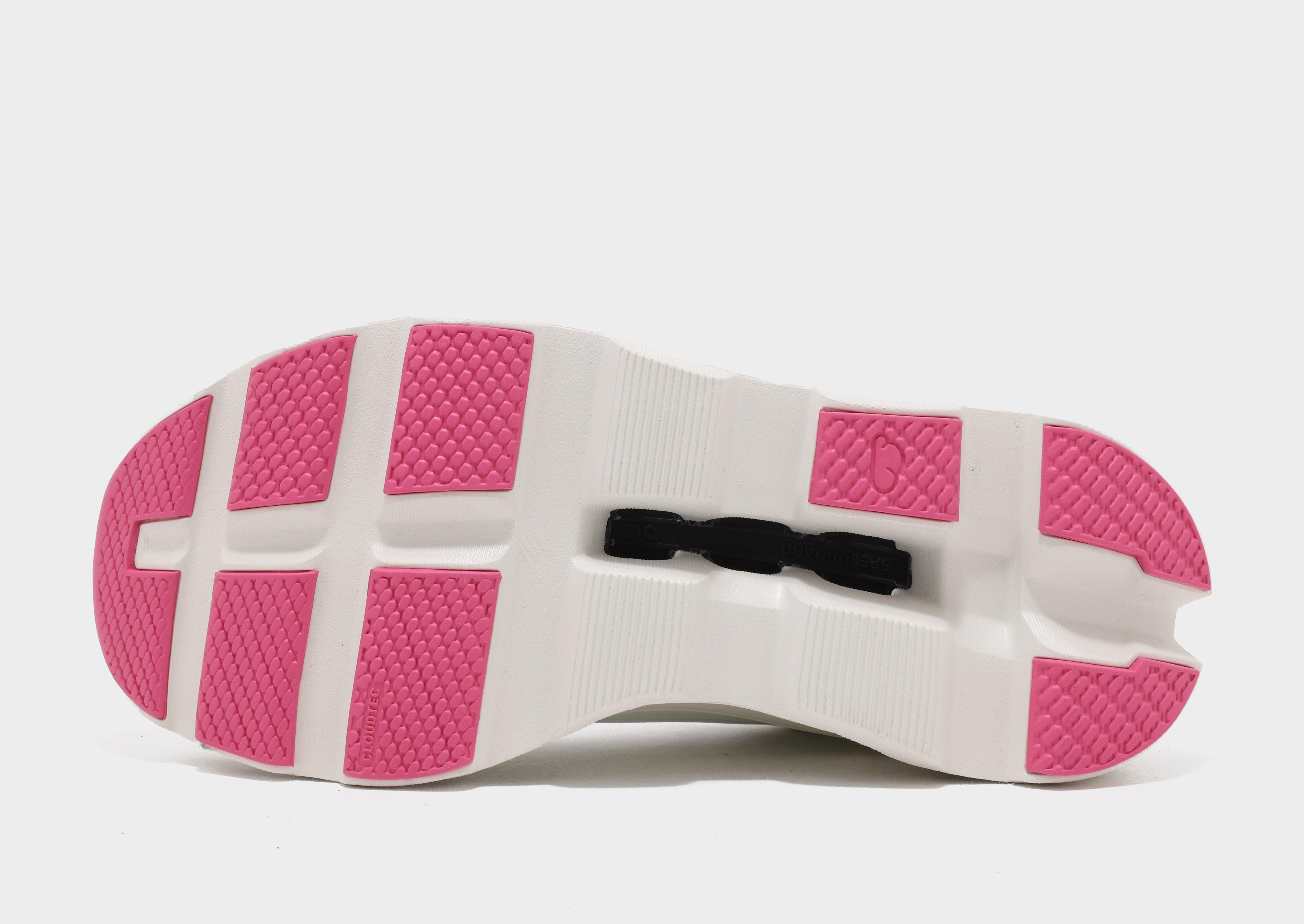 Дамски обувки за бягане ON CLOUDMONSTER  61.97725 Бял