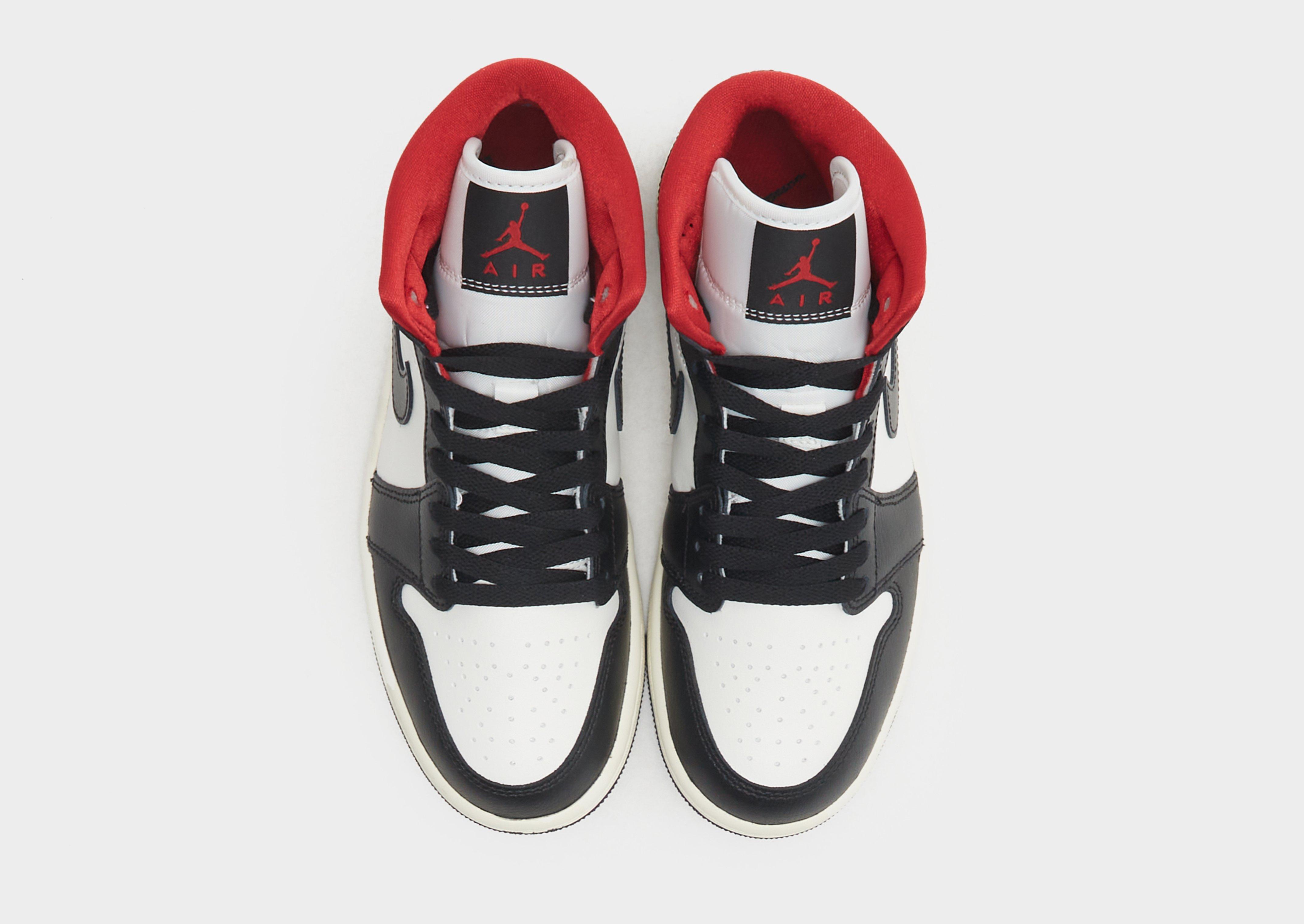 Дамски обувки AIR JORDAN 1 MID BQ6472-061 Черен