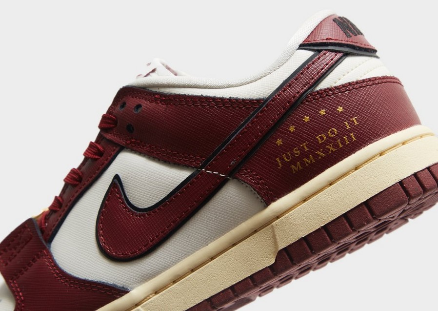 Buty sneakersy damskie NIKE W DUNK LOW SE DV1160-101 Bordowy