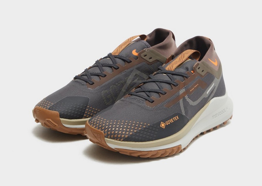Adidași pentru bărbați NIKE REACT PEG TRAIL 4 GTX FD5841-001 Maro