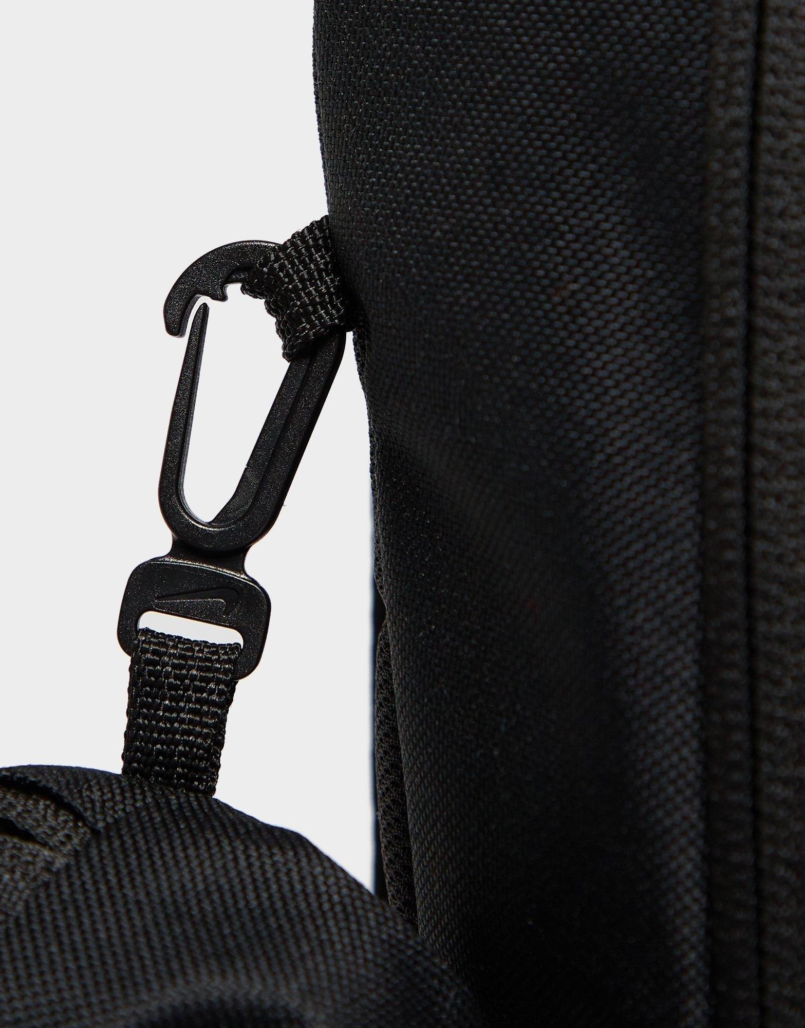 Чоловічі рюкзаки NIKE ELEMENTAL BLK/WHT/RED FD2918-010 Чорний