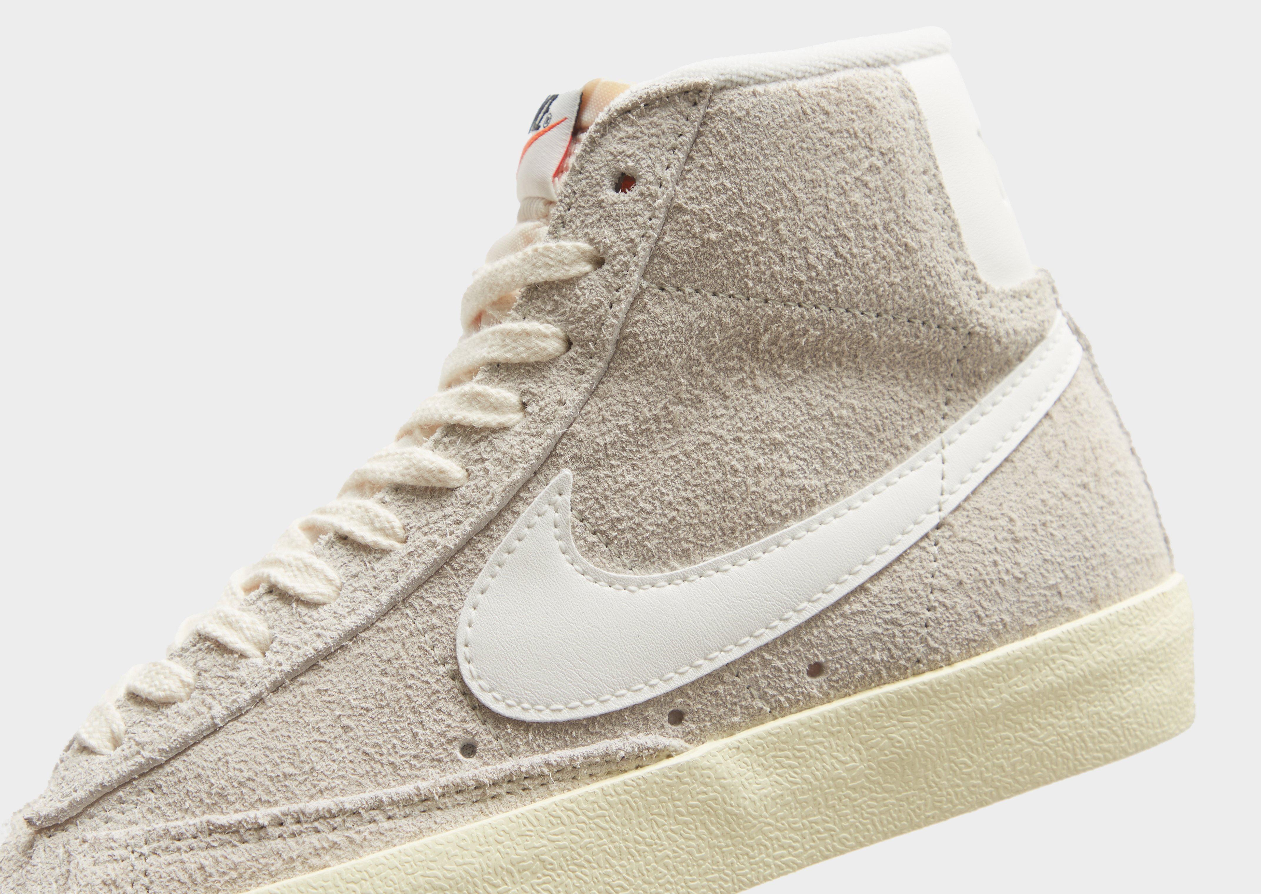 Dámske tenisky NIKE BLAZER MID '77 VINTAGE DV7006-001 Béžová