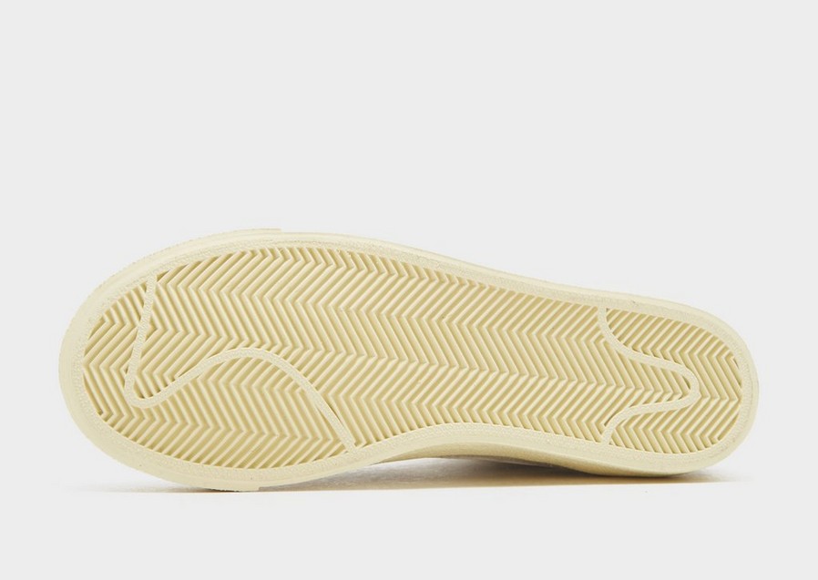 Adidași de damă NIKE BLAZER MID '77 VINTAGE DV7006-001 Bej