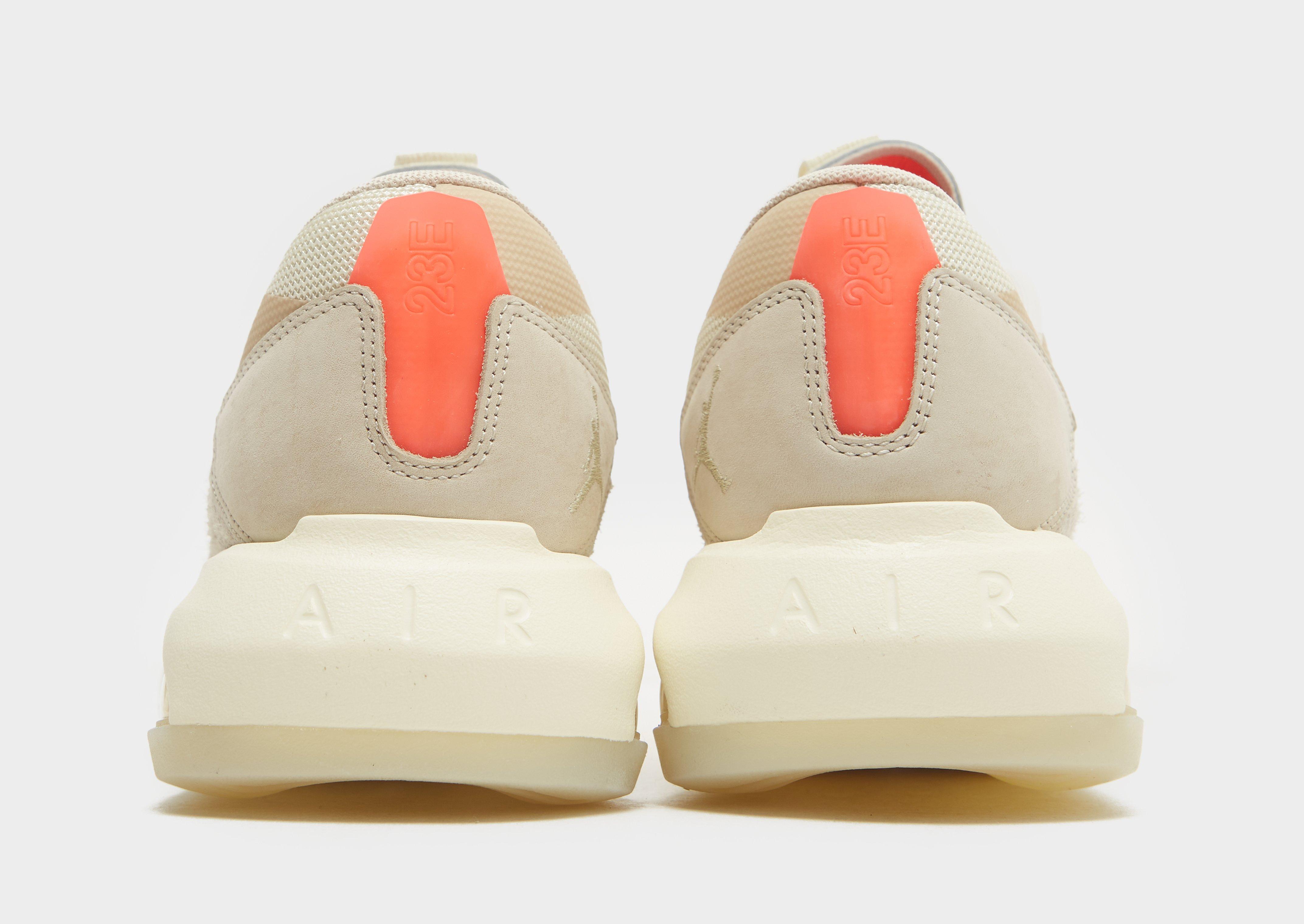 Мъжки маратонки JORDAN AIR 200E DC9836-100 Бял