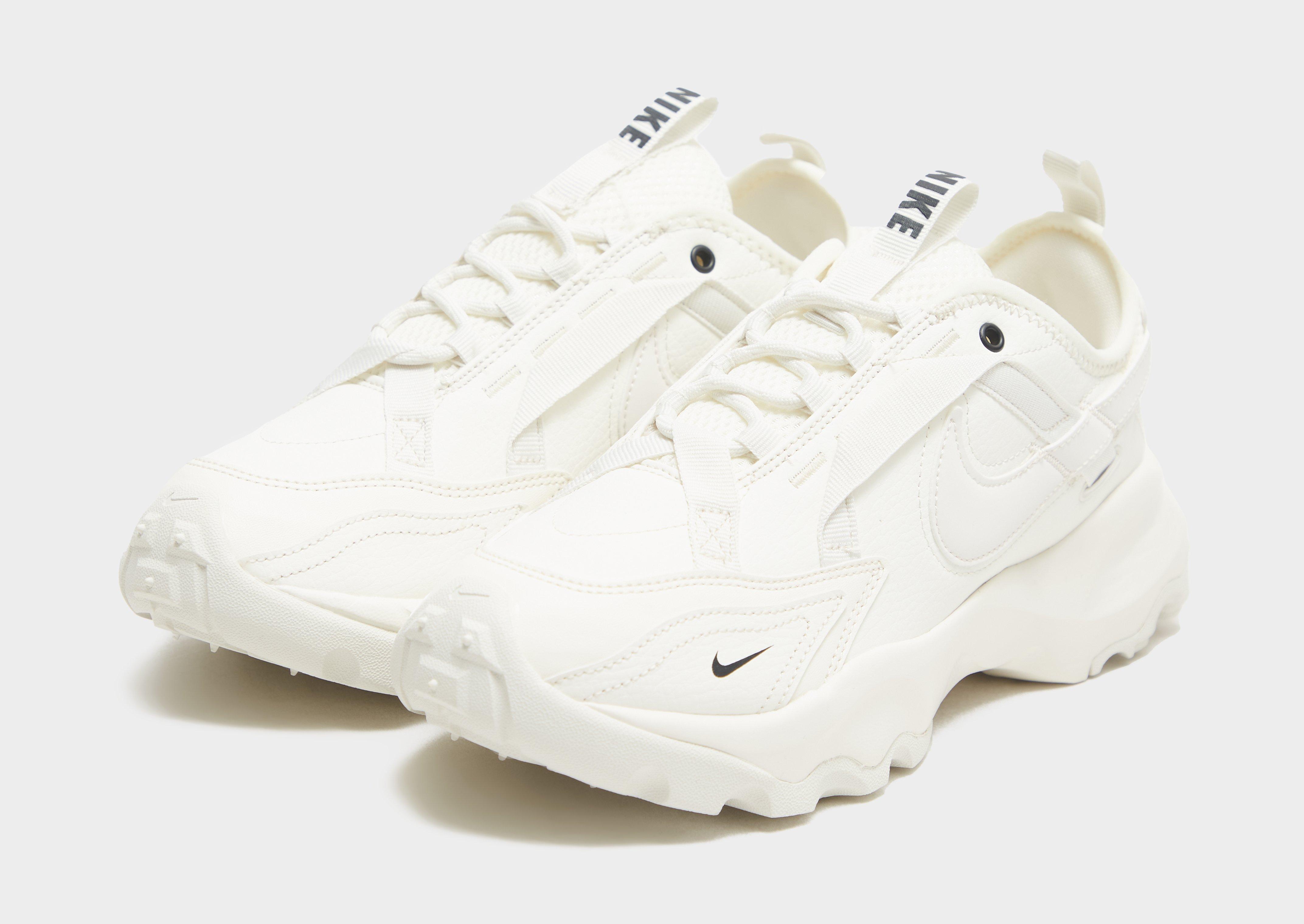 Дамски обувки NIKE TC 7900 DD9682-100 Бежов