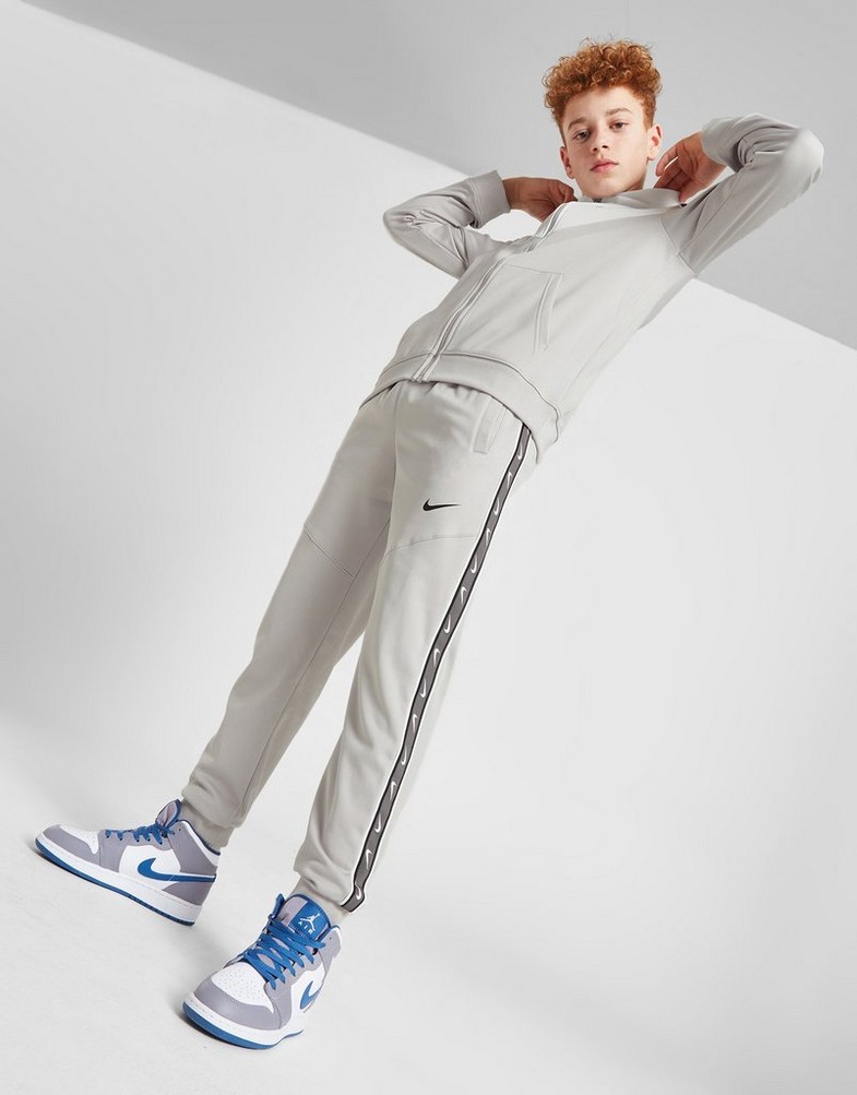 Дитячі штани NIKE ШТАНИ B NSW REPEAT SW PK JOGGER B DZ5623-012 Сірий