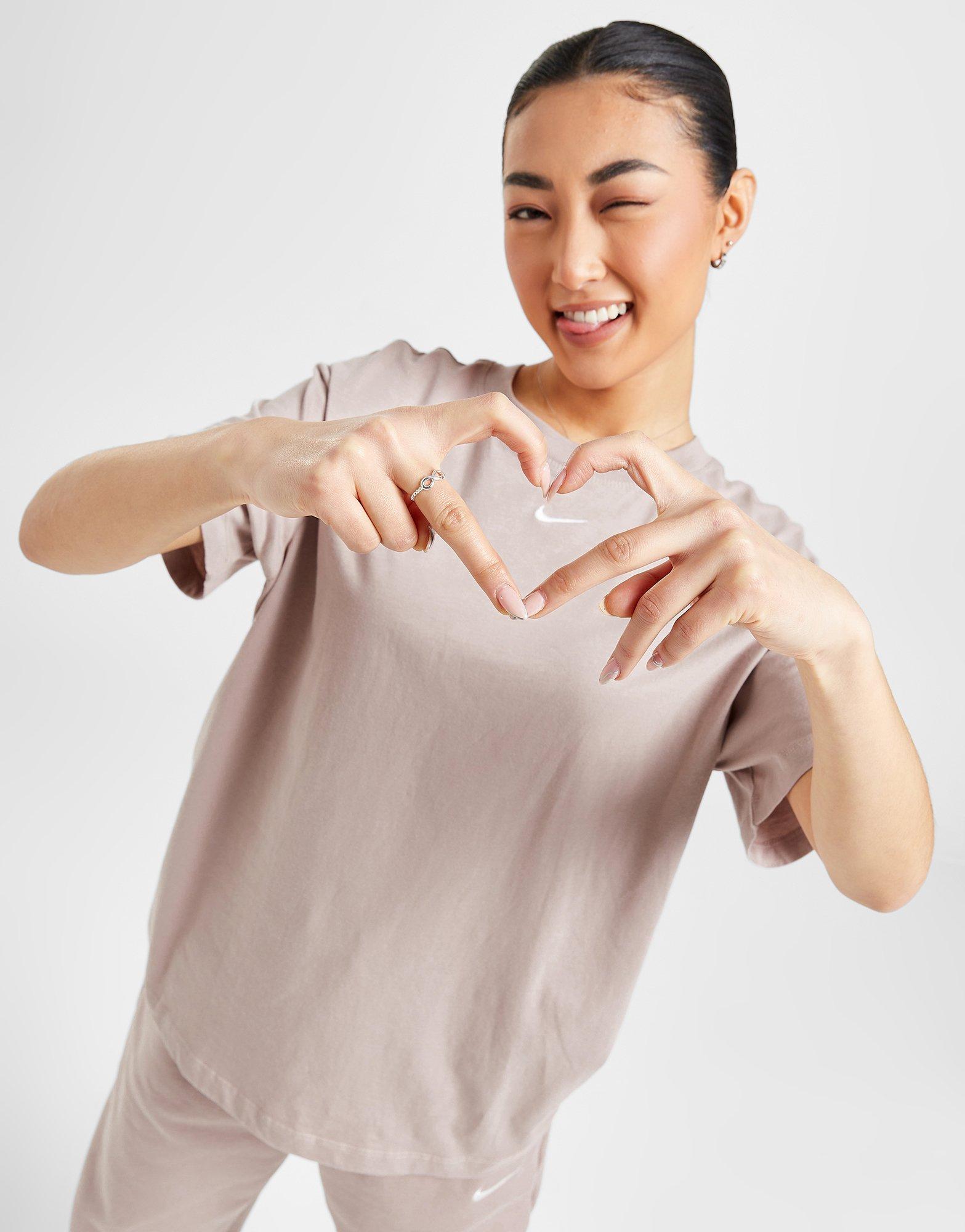 Moteriški marškinėliai NIKE MARŠKINĖLIAI W NSW ESSNTL TEE BF LBR DN5697-242 Rusva