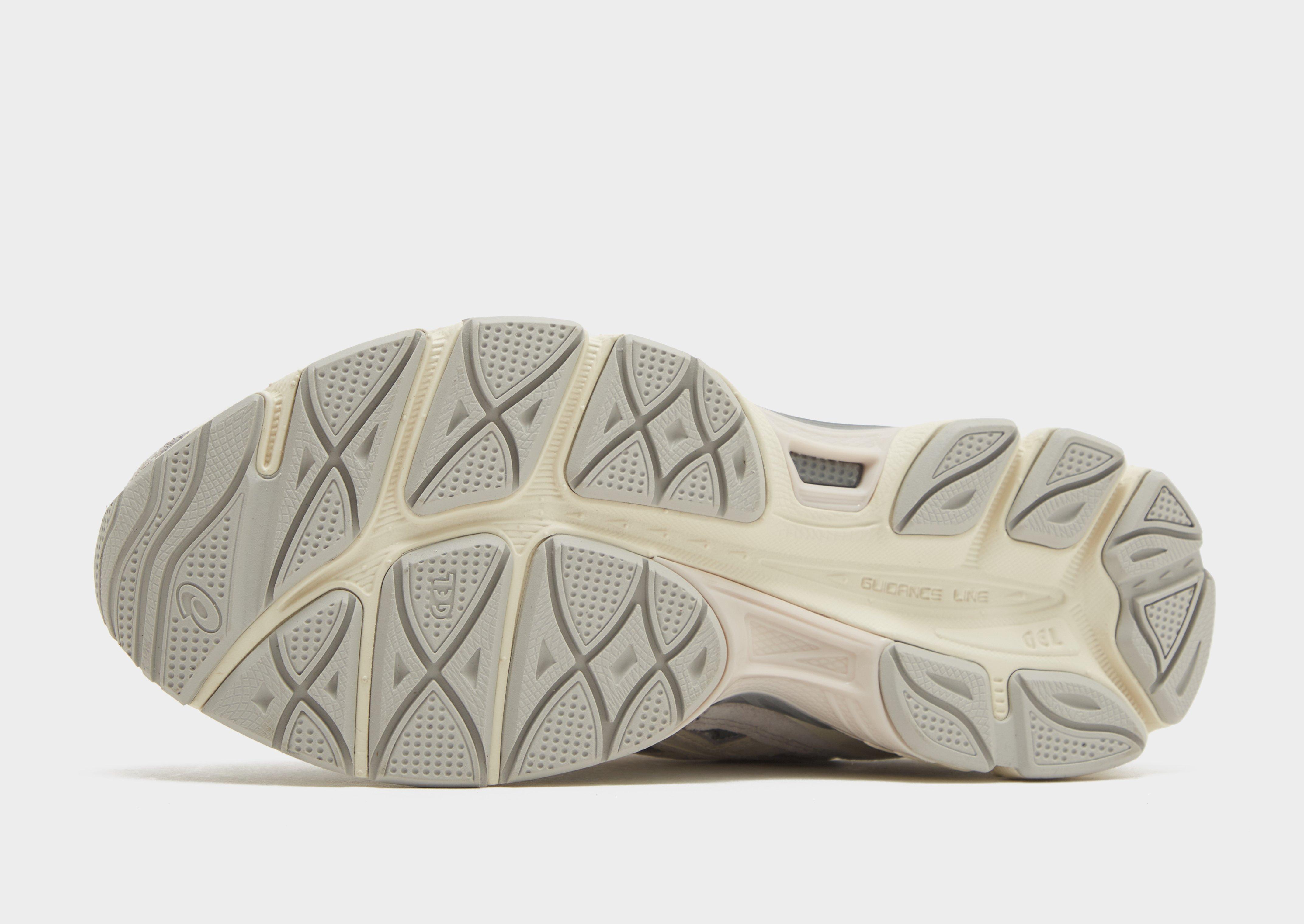 Buty sneakersy damskie ASICS GEL-NYC 1201A789-103 Beżowy