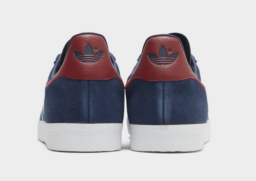 ee5696 adidas