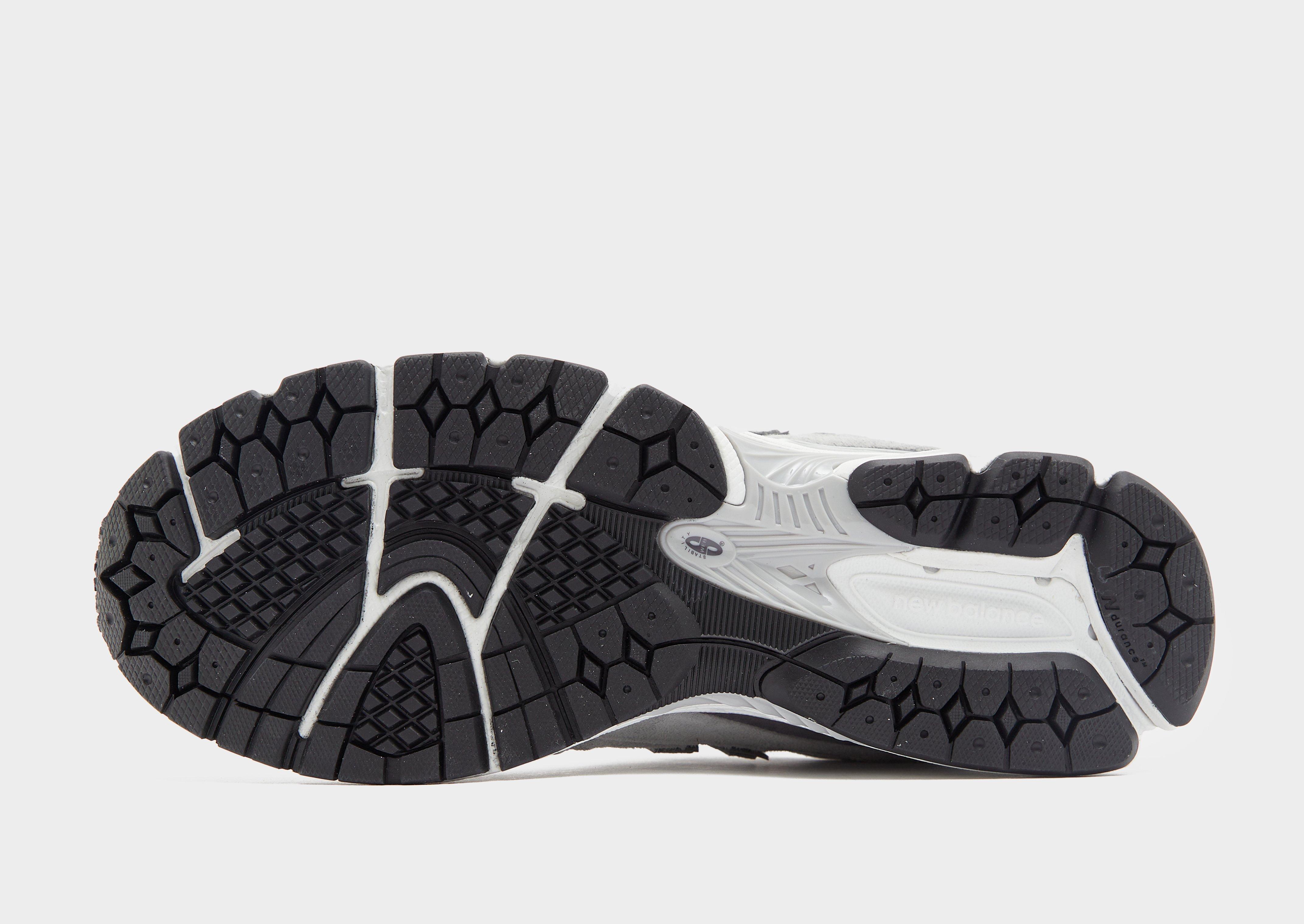 Мъжки маратонки NEW BALANCE 2002  M2002RJD Сив