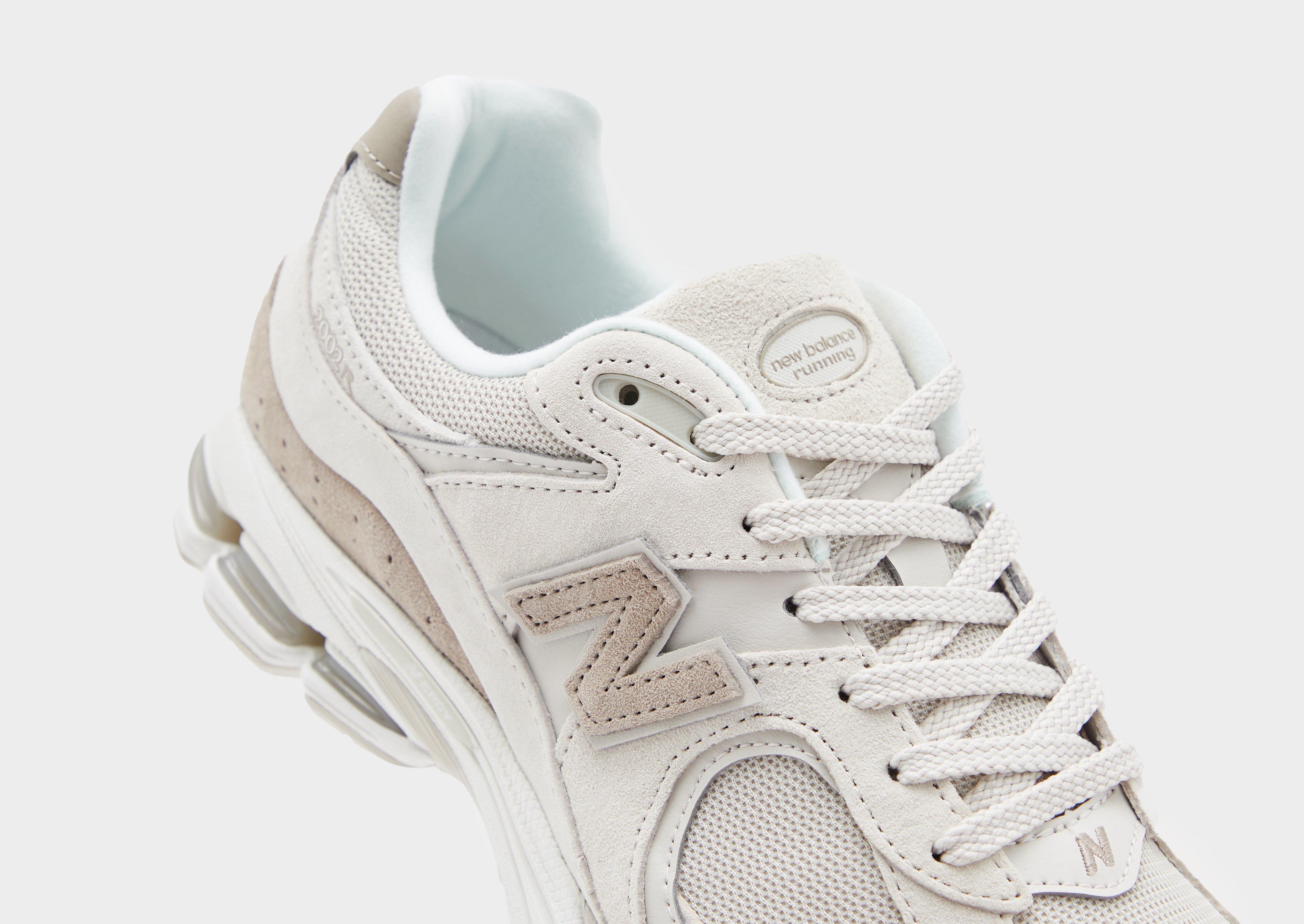 Мъжки маратонки NEW BALANCE 2002  M2002RJN Бежов