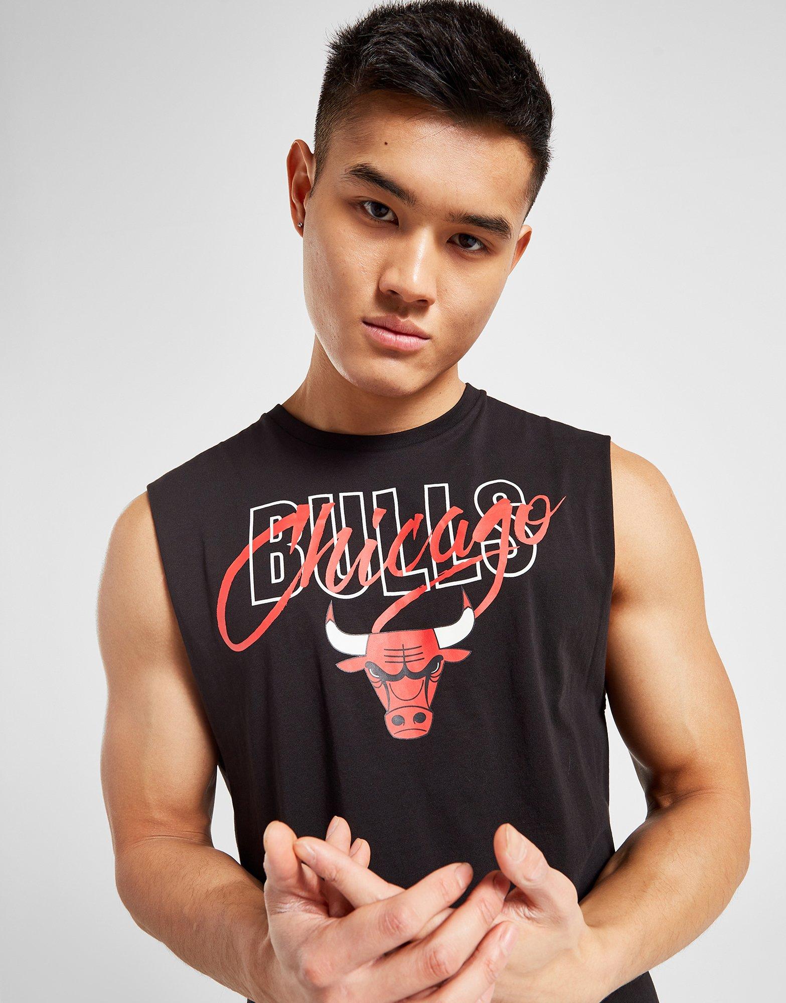 Top pentru bărbați NEW ERA MAIOU SCRIPT BULLS CHICAGO BULLS 60332198 Negru