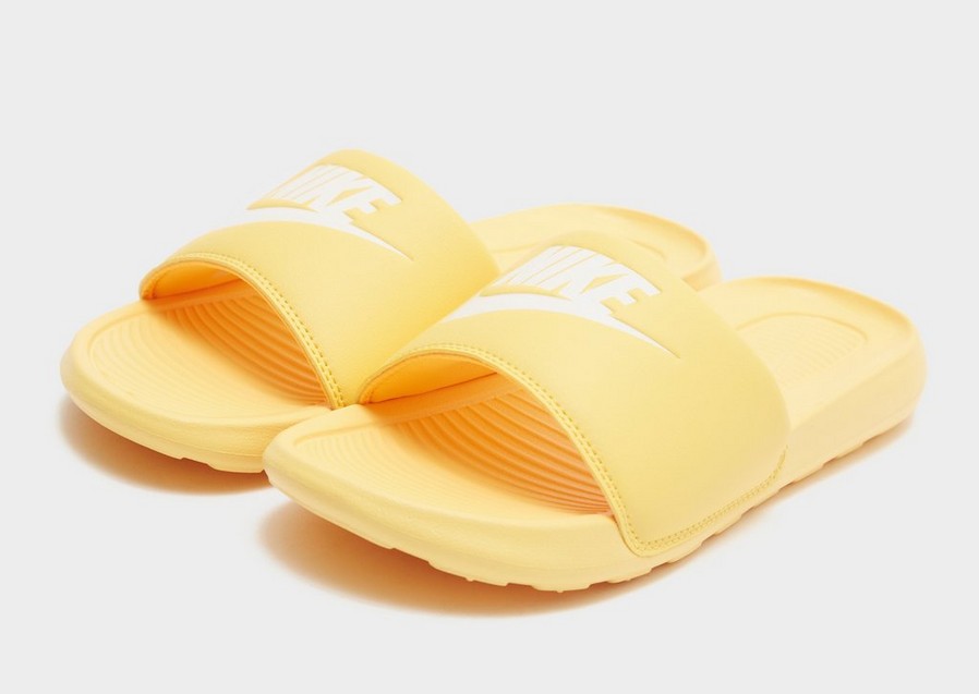 Női papucsok és flip-flopok NIKE VICTORI ONE