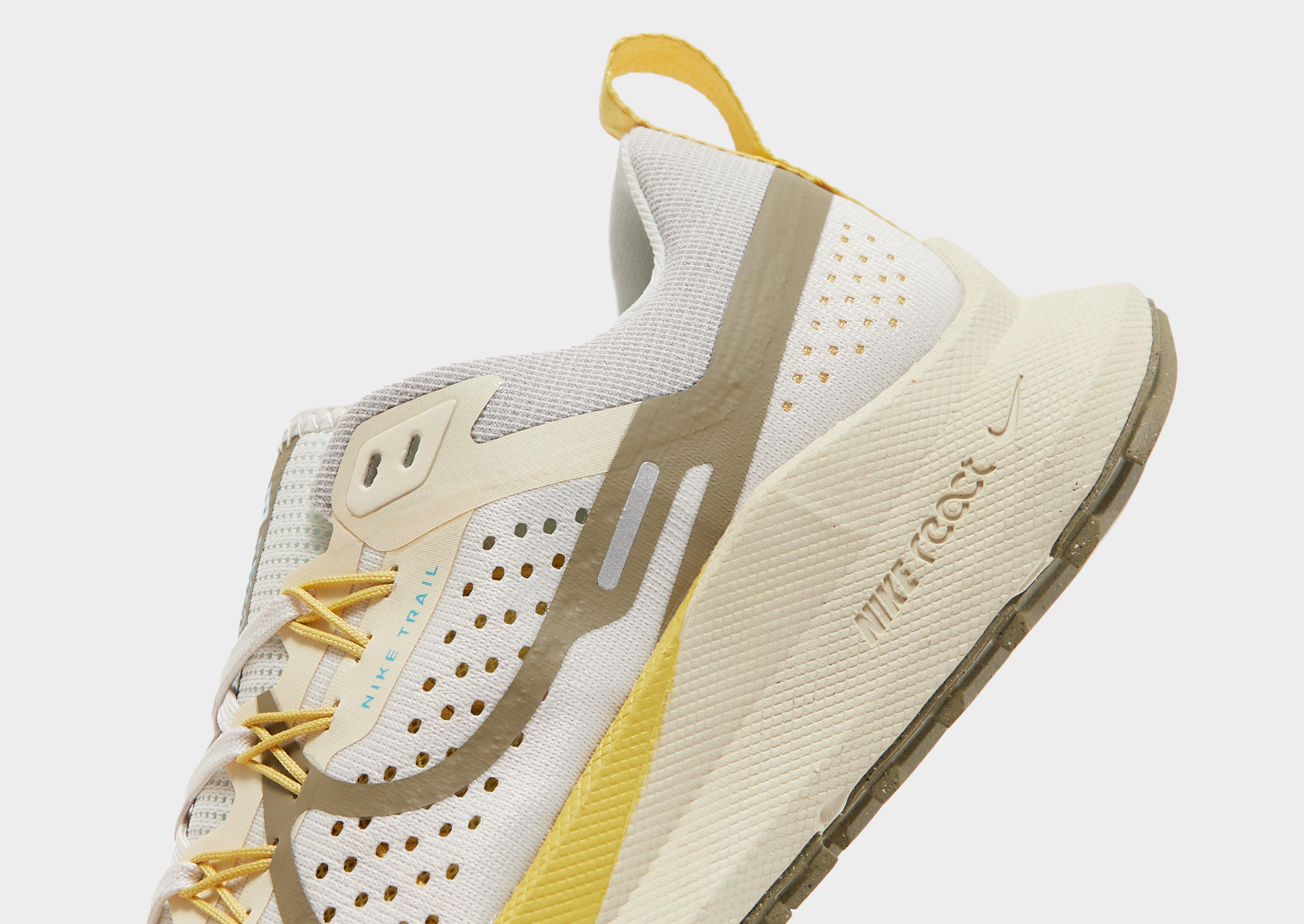 Дамски обувки за бягане W NIKE REACT PEGASUS TRAIL 4 FJ4732-001 Бежов