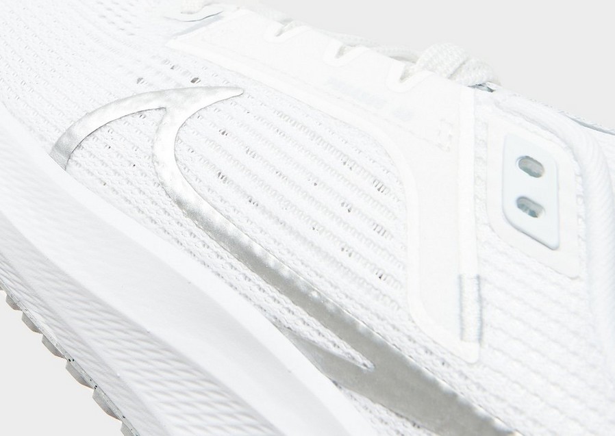 Dámska bežecká obuv NIKE AIR ZOOM PEGASUS 40 DV3854-101 Bílá