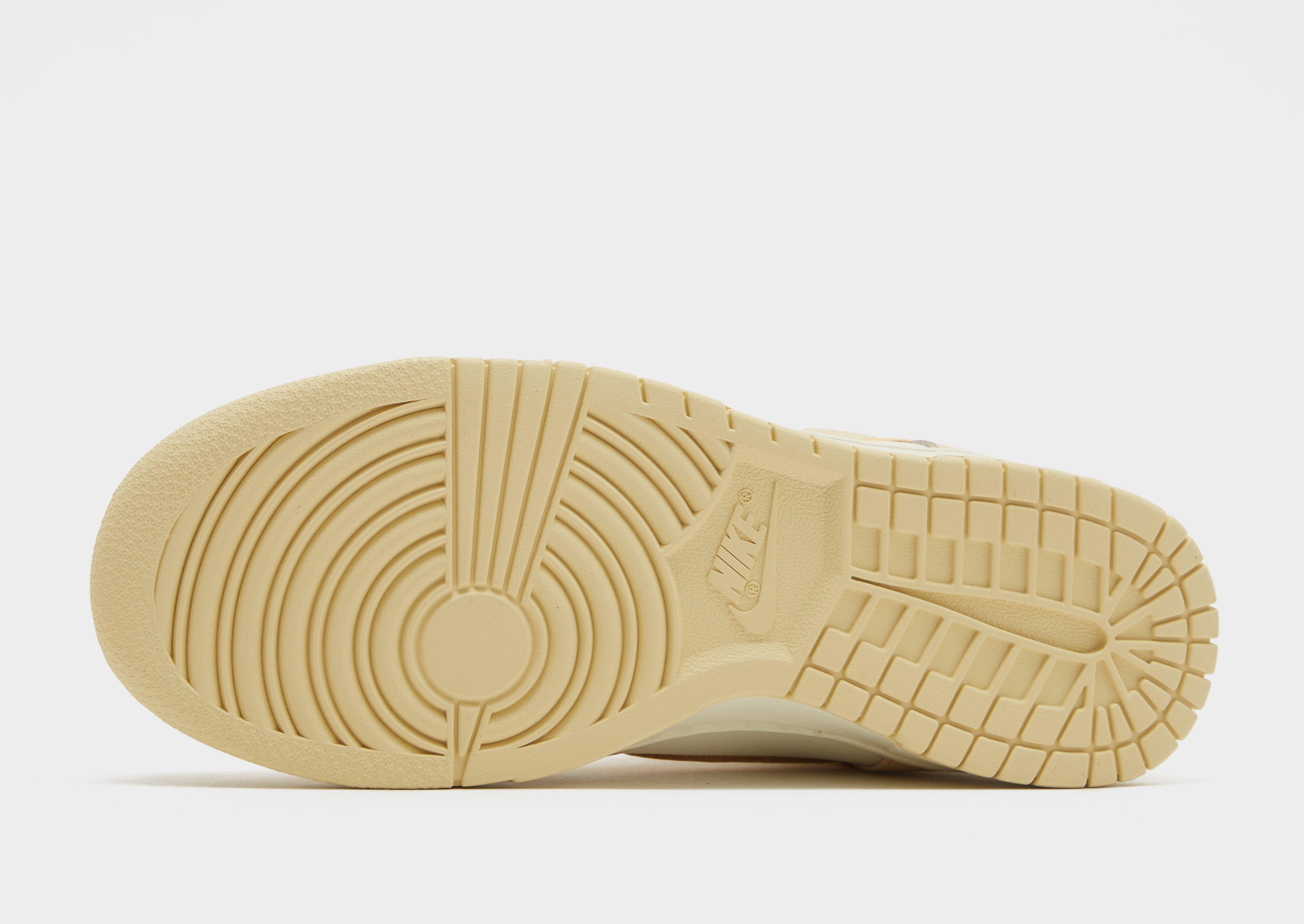 Női sneakers NIKE DUNK HIGH DD1869-201 Arany