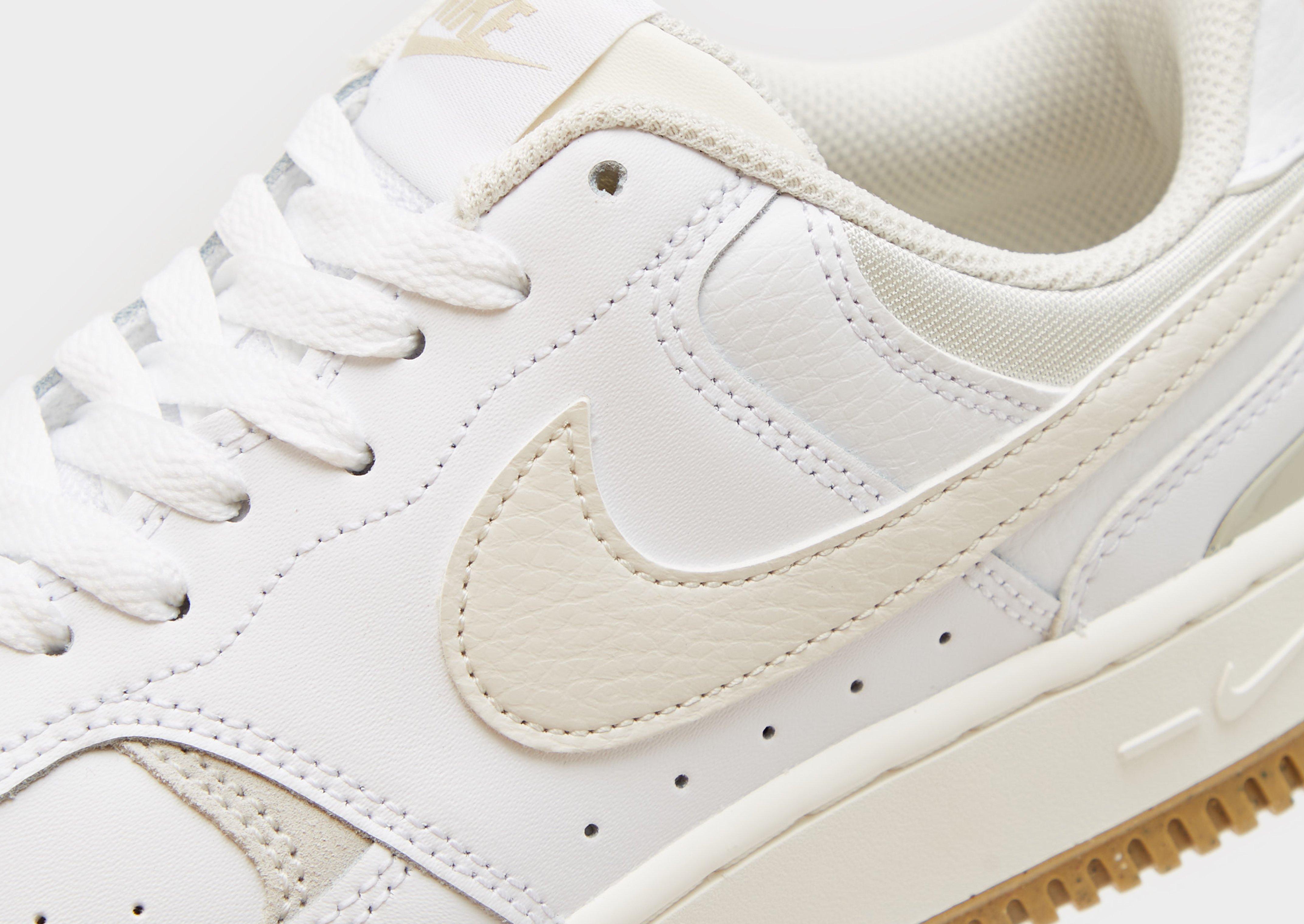 Дамски обувки NIKE GAMMA FORCE DX9176-103 Бежов