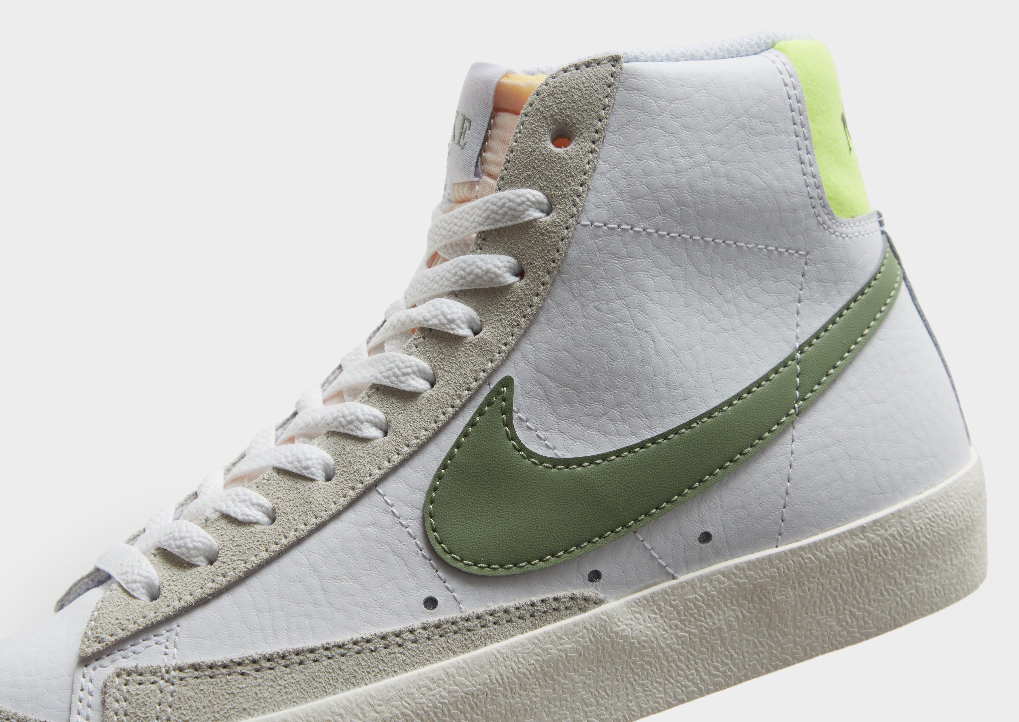 Дамски обувки NIKE WMNS BLAZER MID '77  FJ4740-100 Бял
