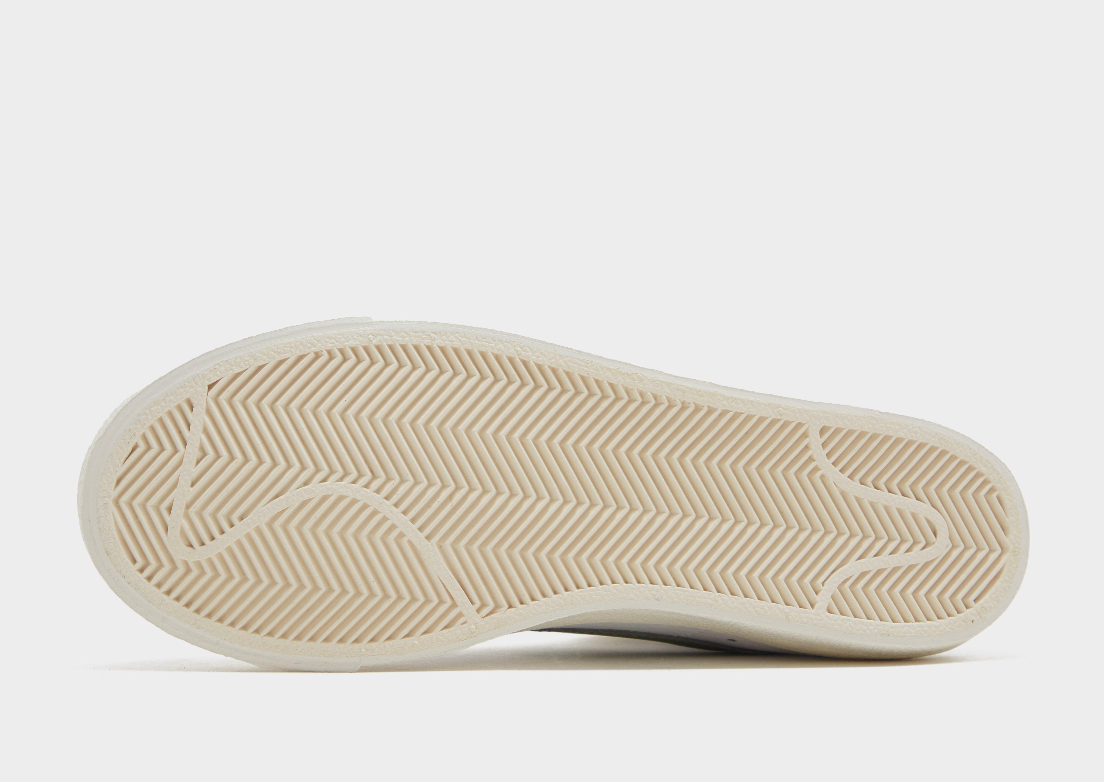 Дамски обувки NIKE WMNS BLAZER MID '77  FJ4740-100 Бял