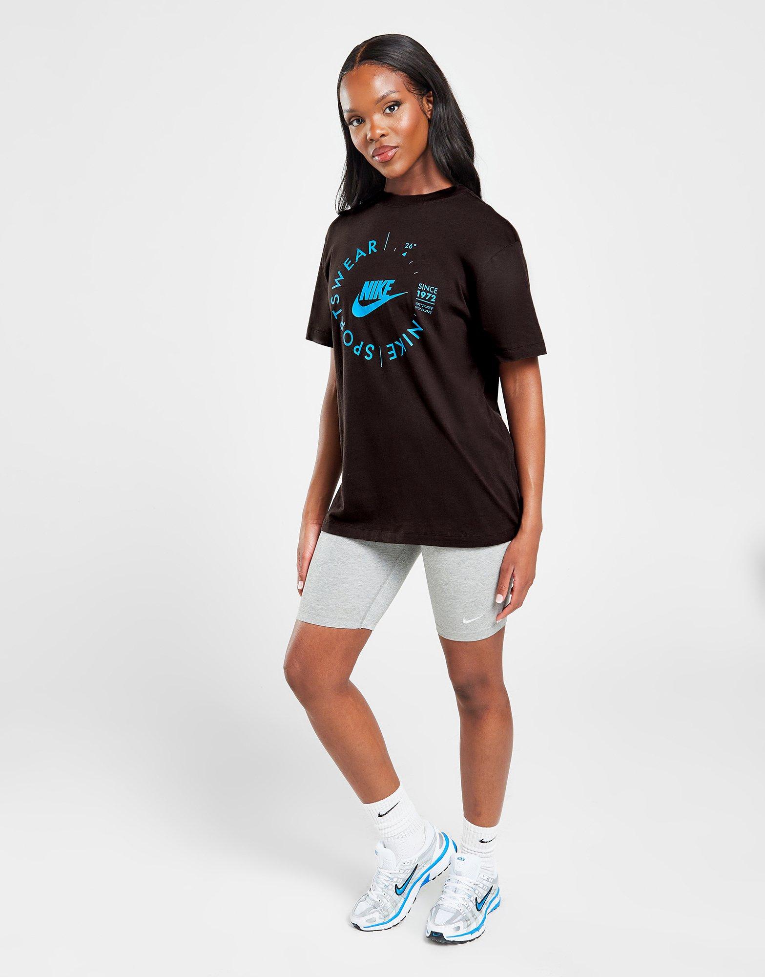 Koszulka, t-shirt damski NIKE T-SHIRT W NSW TEE BF PRNT SU TEE FD4235-220 Brązowy