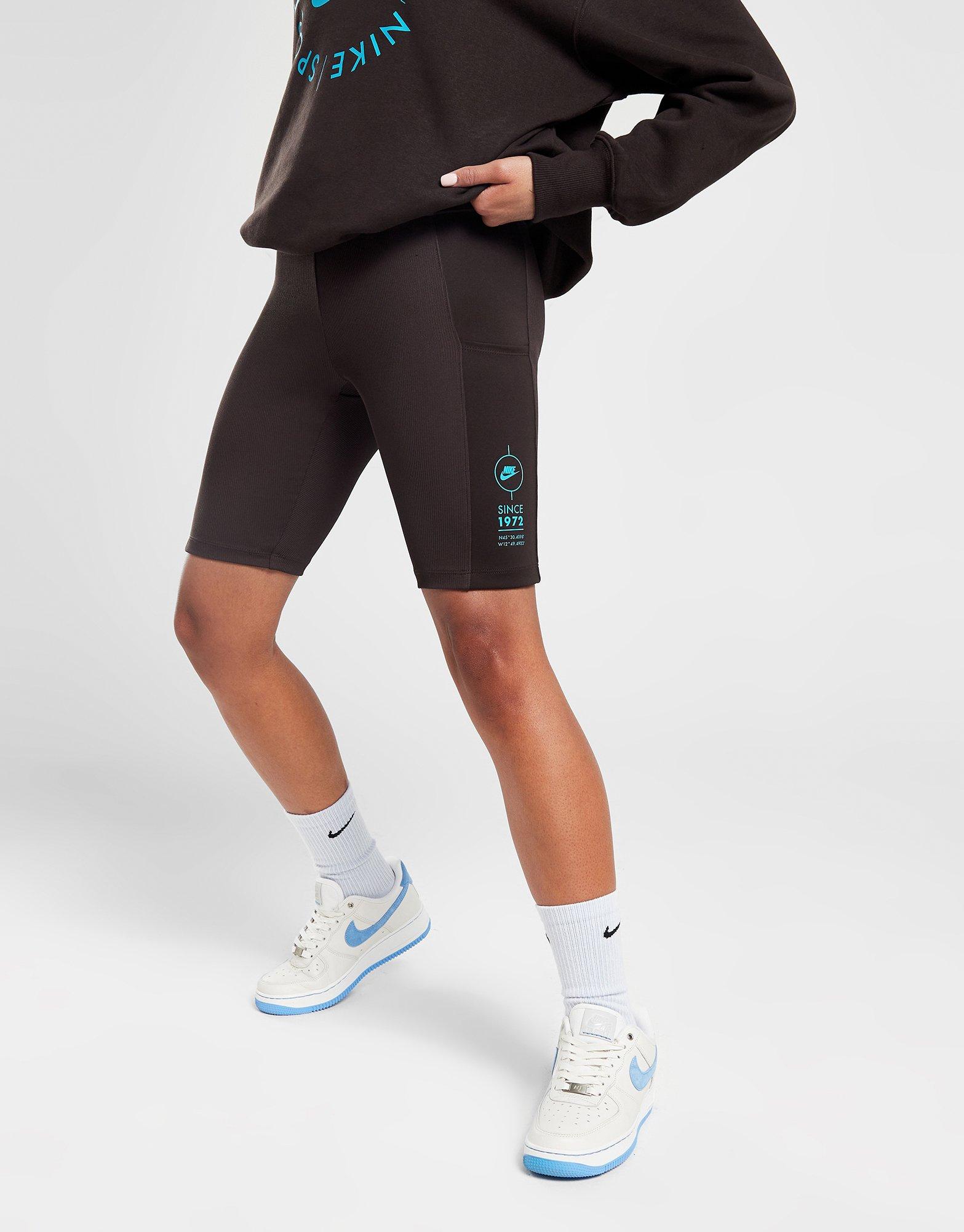 Ženske kratke hlače NIKE KRATKE HLAČE W NSW TIGHT SHORT RIB SU SHORTS FJ4876-220 smeđa