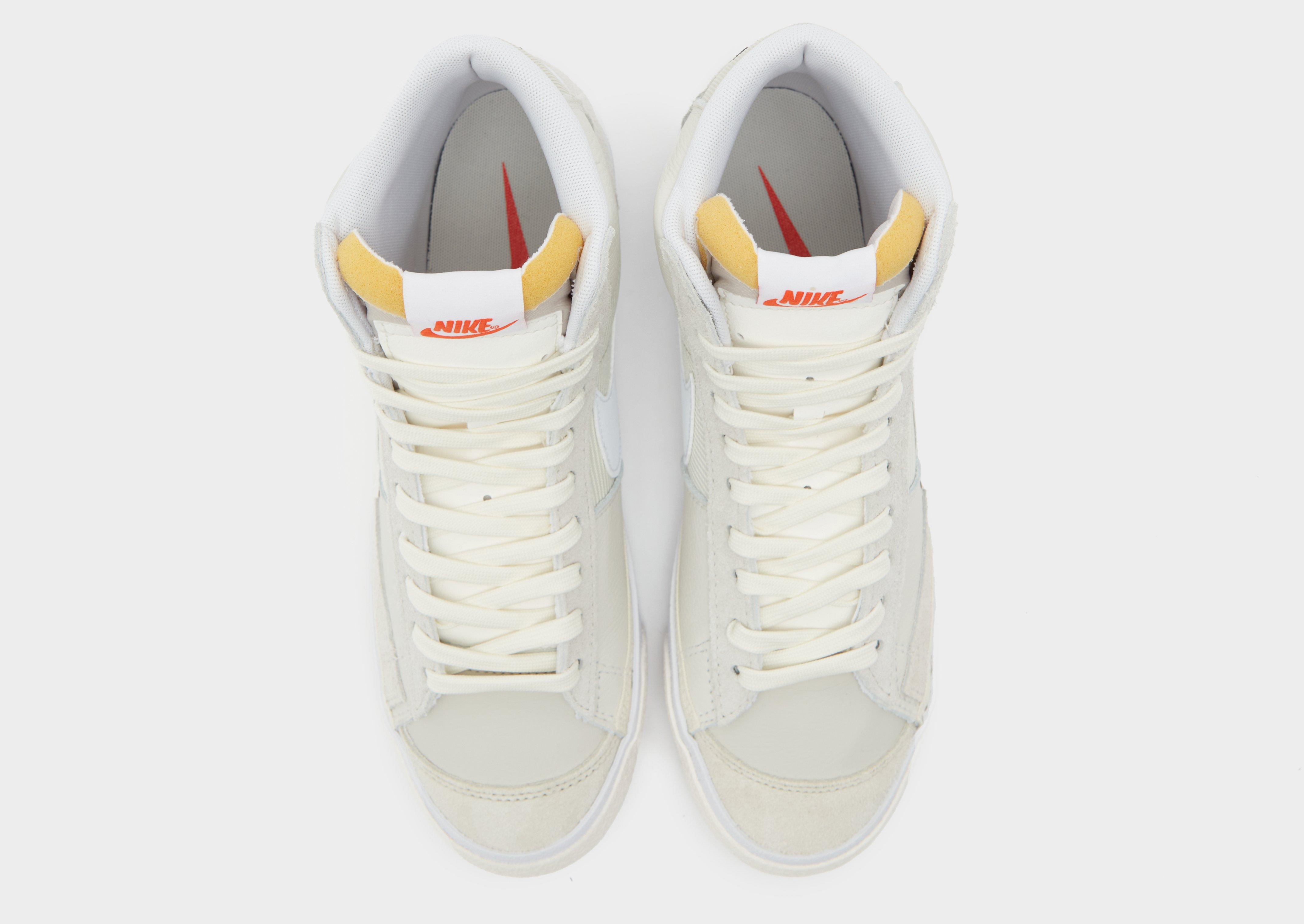 Мъжки маратонки NIKE BLAZER '77 PRO CLUB DQ7673-003 Бежов