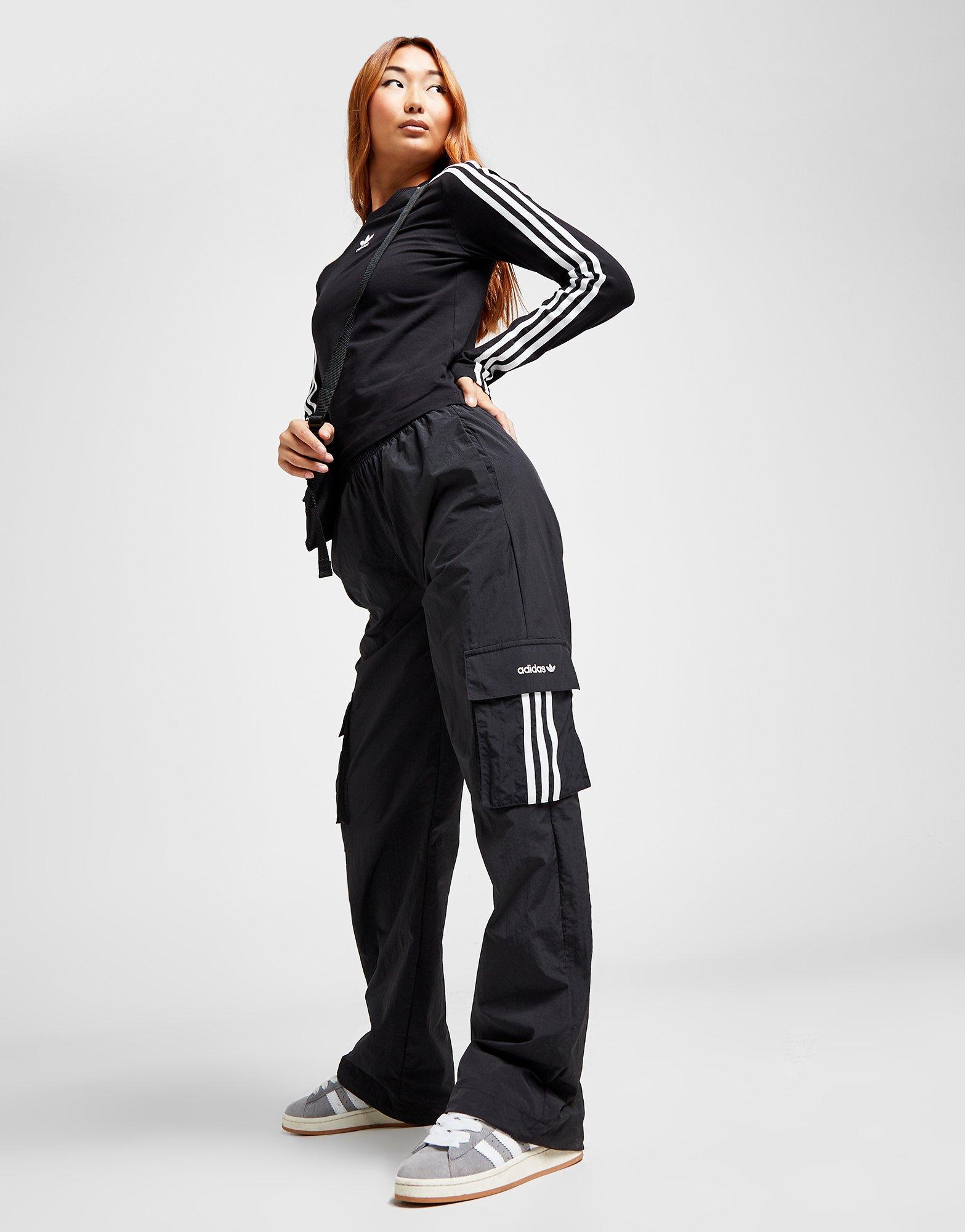 ADIDAS SPODNIE CARGO PANTS IN1853 Czarny