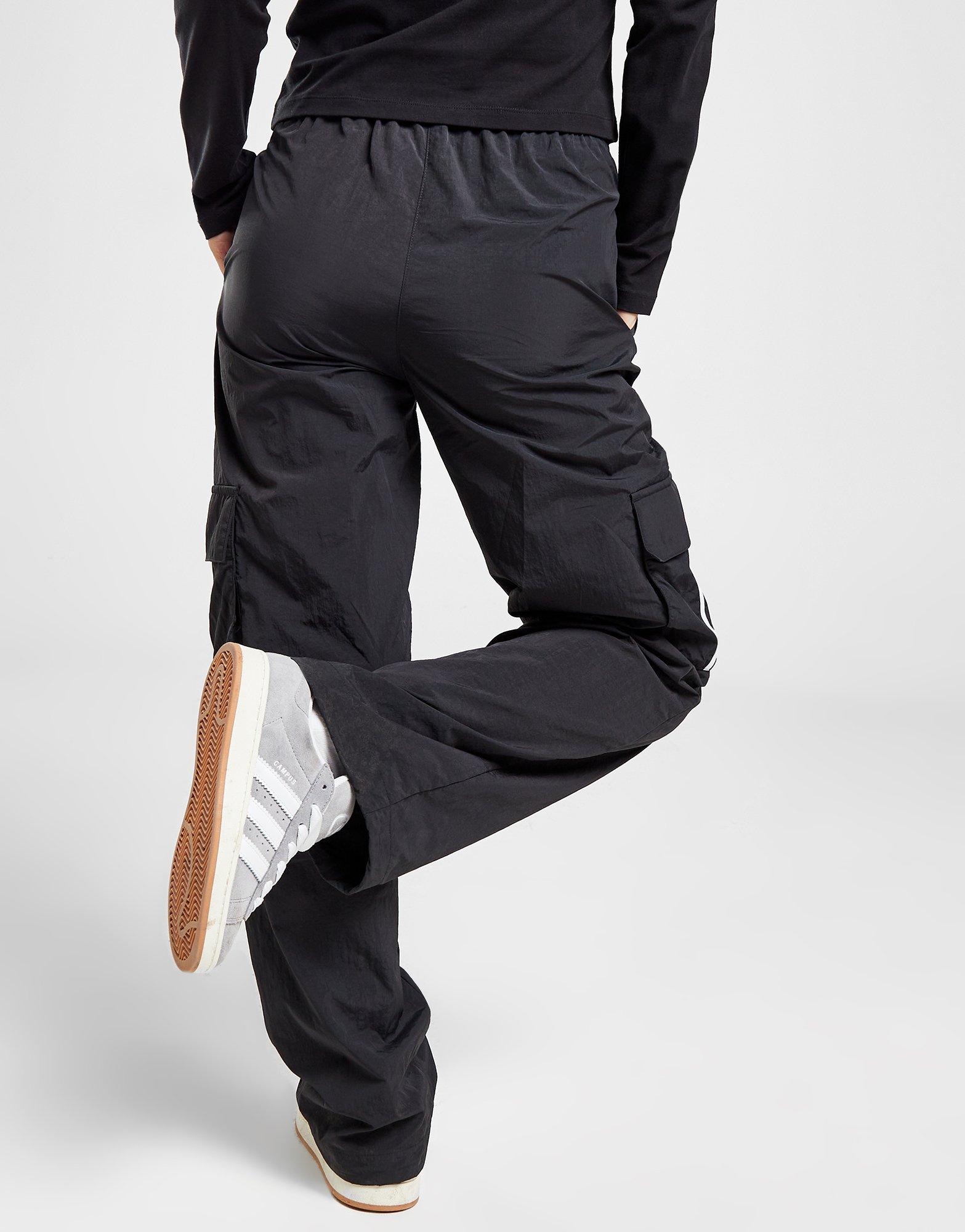 ADIDAS SPODNIE CARGO PANTS IN1853 Czarny