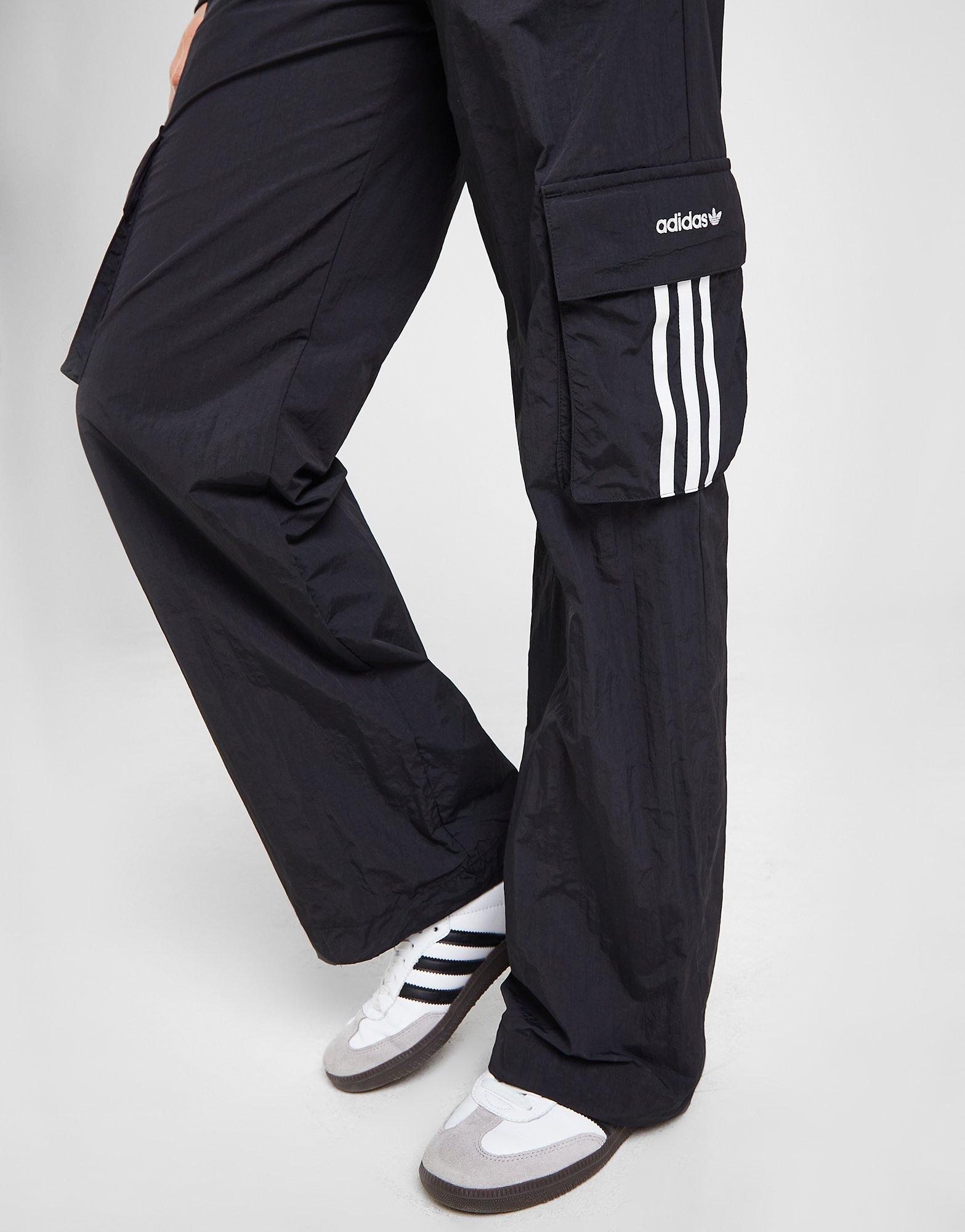 ADIDAS SPODNIE CARGO PANTS IN1853 Czarny