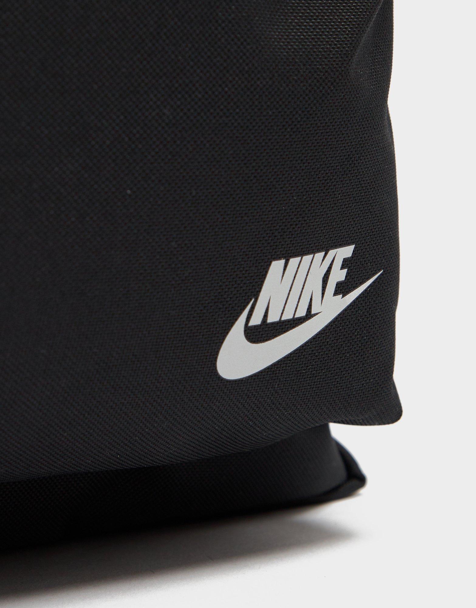 Vyriška kuprinė NIKE KUPRINĖ NK HERITAGE BKPK - AIRMAX FA23 FQ0229-010 Juoda