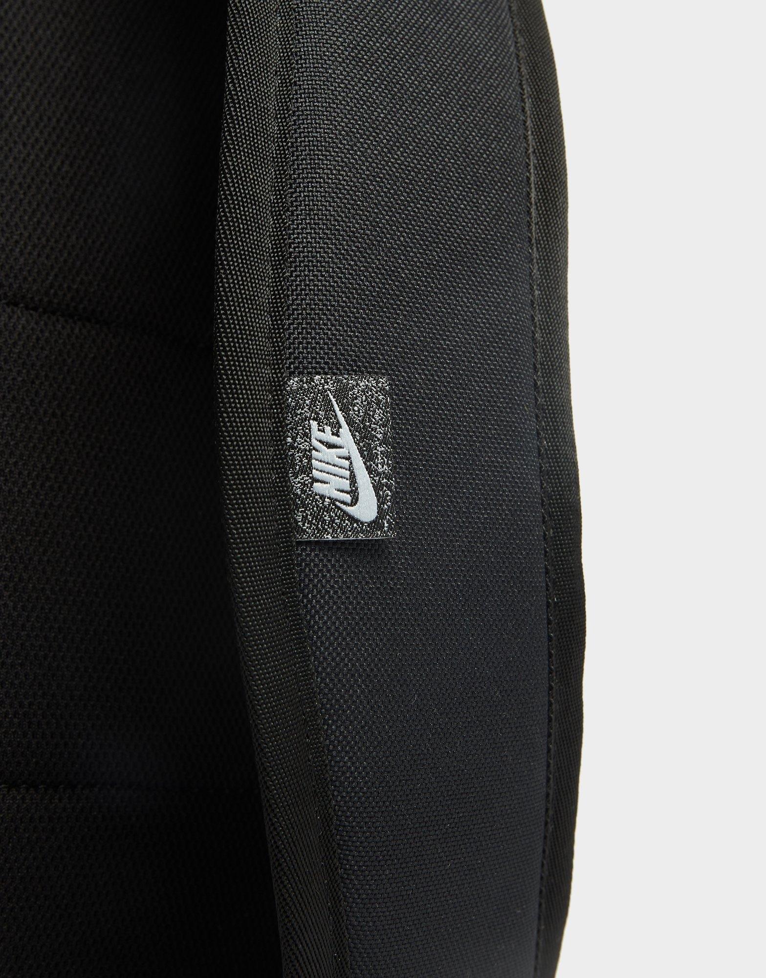 Vyriška kuprinė NIKE KUPRINĖ NK HERITAGE BKPK - AIRMAX FA23 FQ0229-010 Juoda