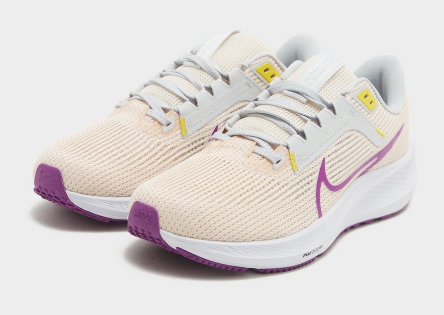 Dámska bežecká obuv NIKE AIR ZOOM PEGASUS 40 DV3854-800 Béžová