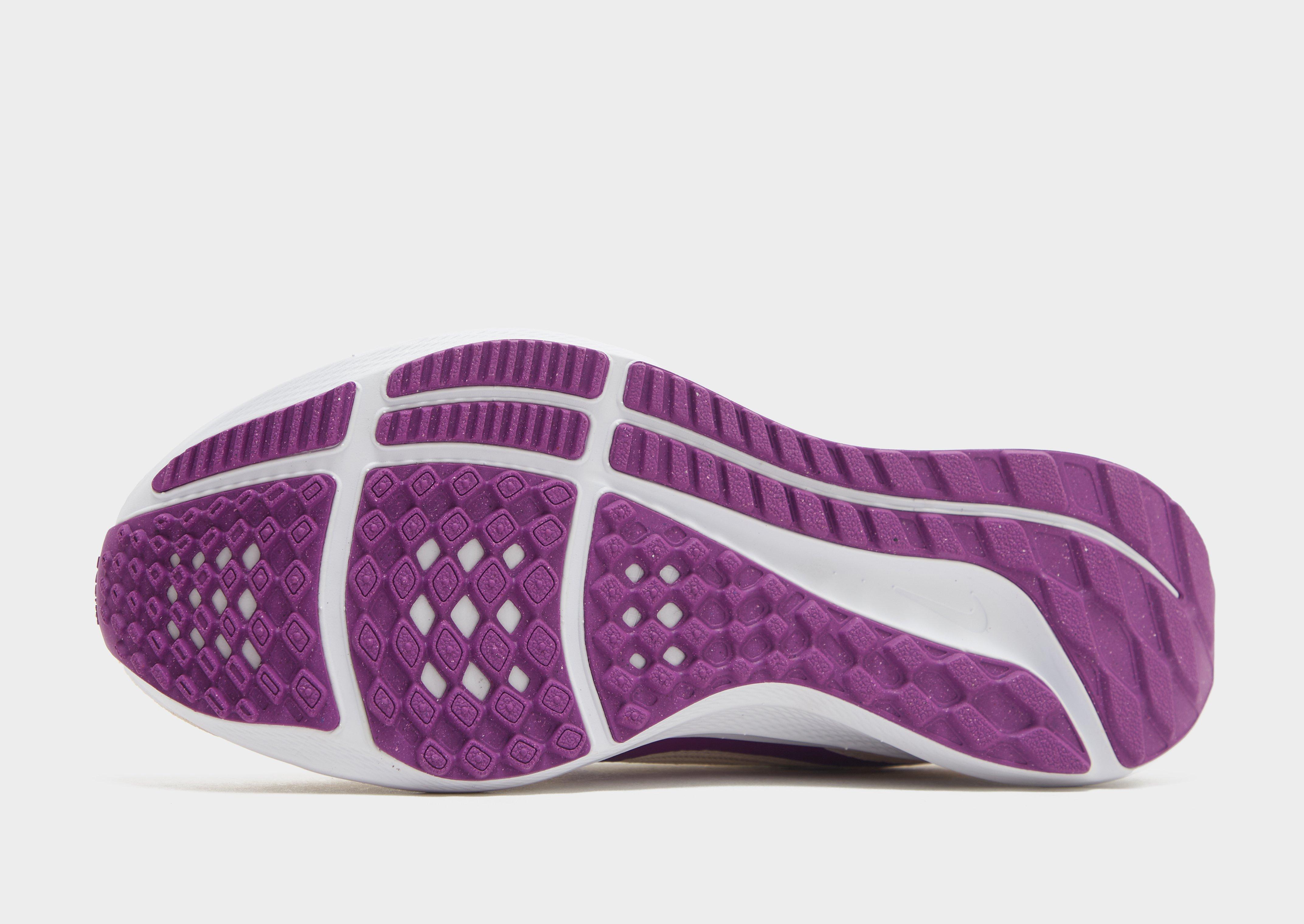 Női futócipők NIKE AIR ZOOM PEGASUS 40 DV3854-800 Bézs