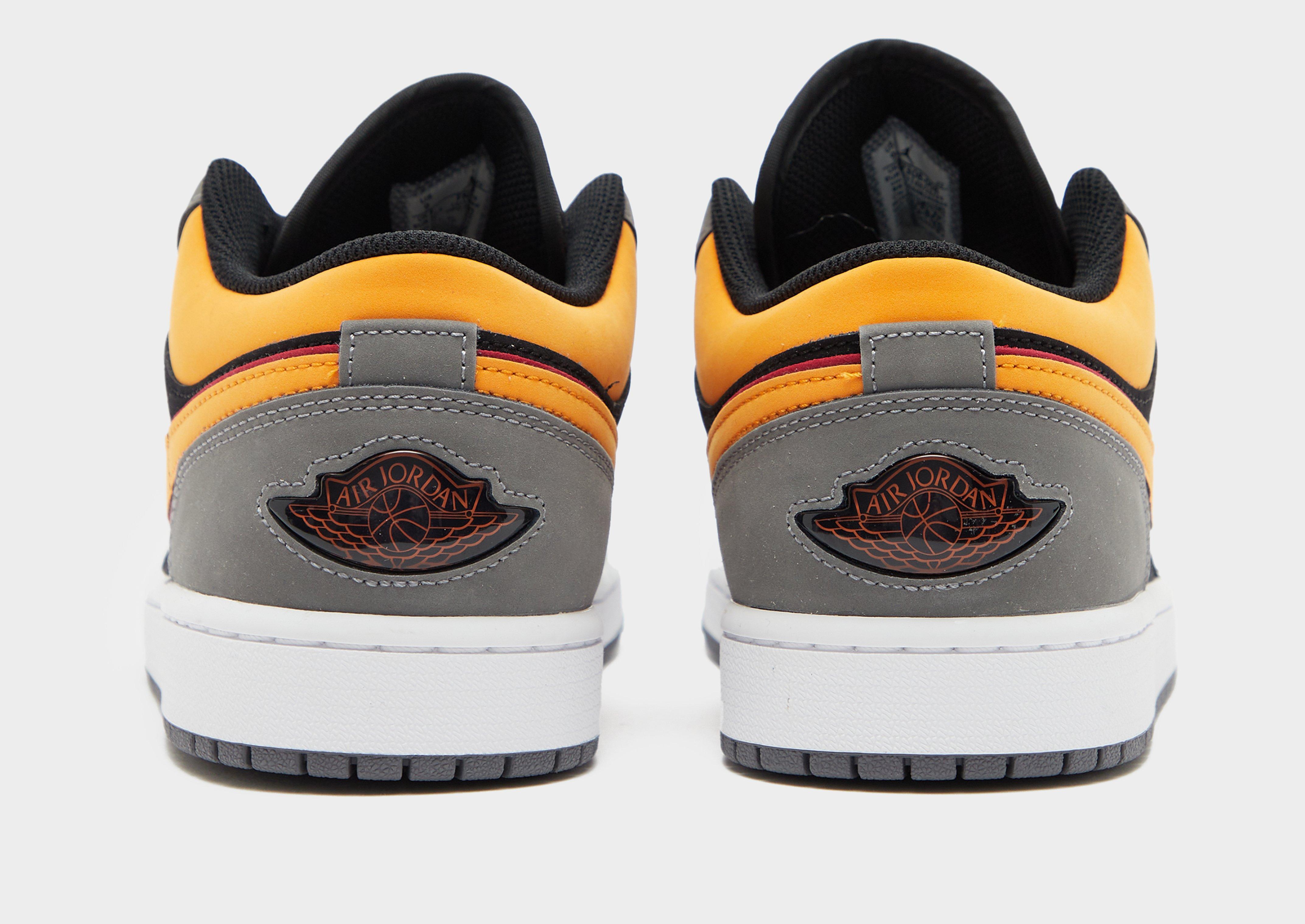 Buty sneakersy męskie AIR JORDAN 1 LOW SE  FN7308-008 Szary