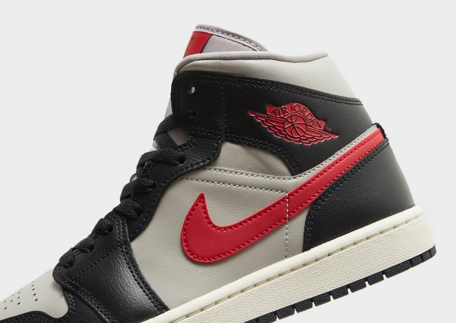 Női sneakers WMNS AIR JORDAN 1 MID  BQ6472-060 Szürke