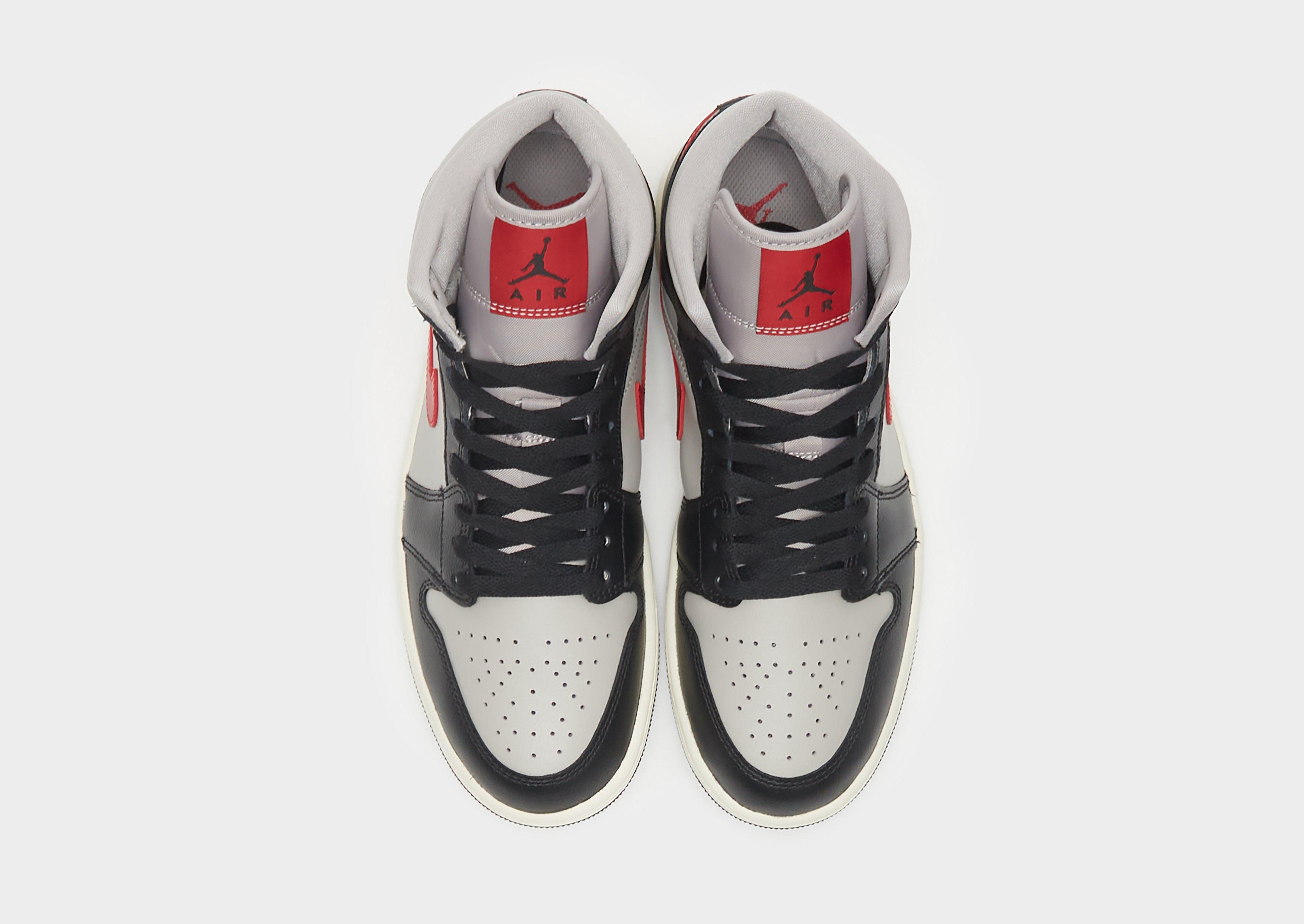 Жіночі кросівки WMNS AIR JORDAN 1 MID  BQ6472-060 Сірий