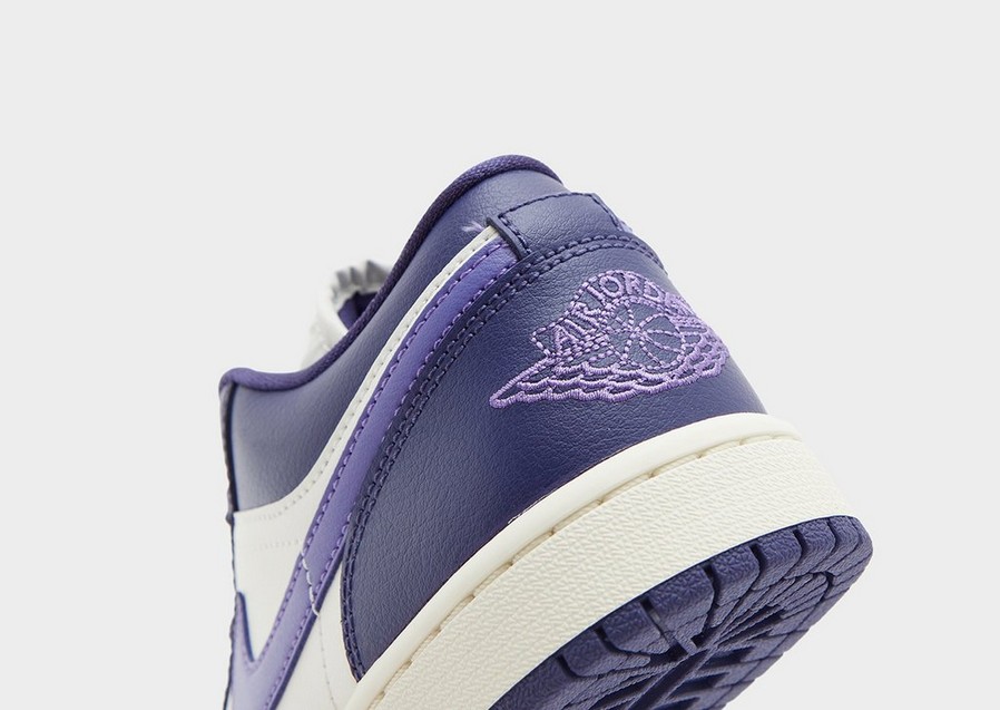 Buty sneakersy damskie WMNS AIR JORDAN 1 LOW DC0774-502 Fioletowy