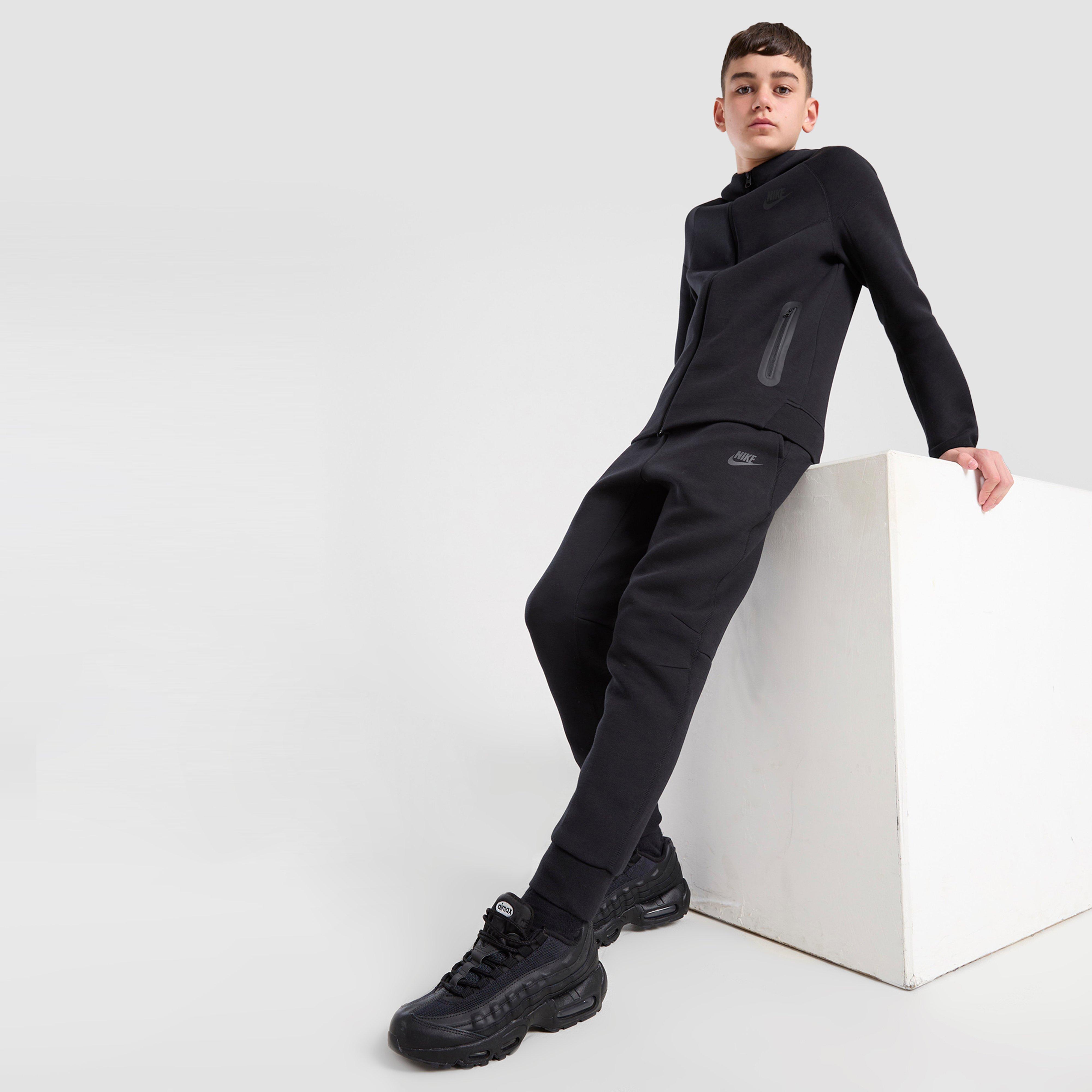 Gyerek melegítőnadrág és jogger NIKE NADRÁG NSW TECH FLC PANT B