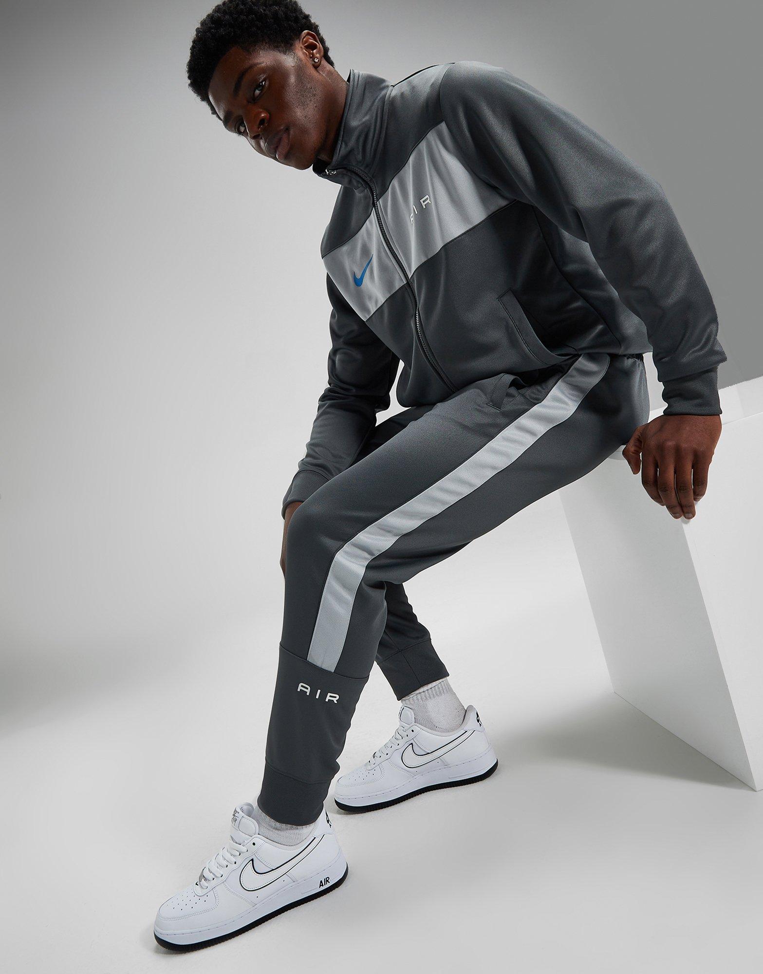 Pantaloni pentru bărbați NIKE PANTALONI  M NSW SW AIR JOGGER PK FN7690-068 Gri